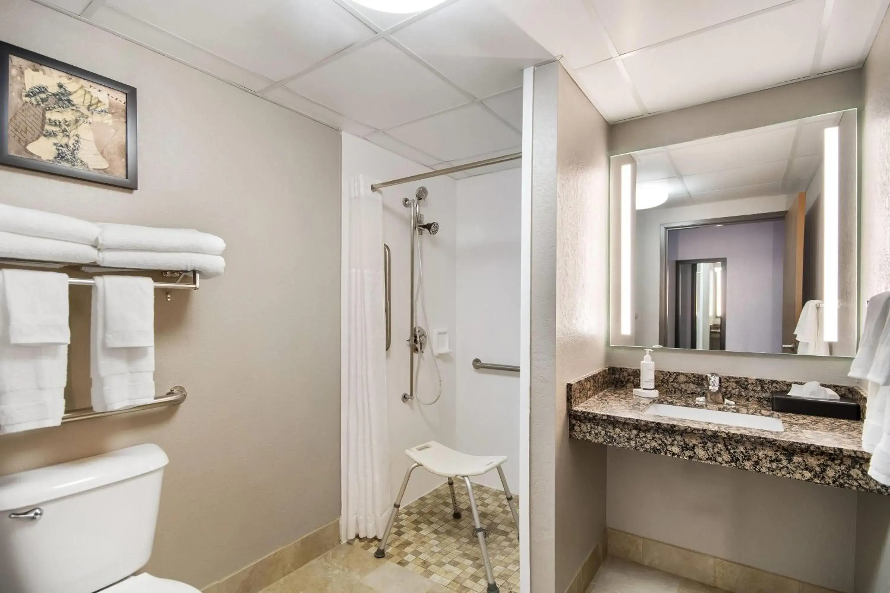 Queen Room - Mobility Access/Non-Smoking in AmericInn by Wyndham St. Peter Queen Room - Mobility Access/Non-Smoking in AmericInn by Wyndham St. Peter