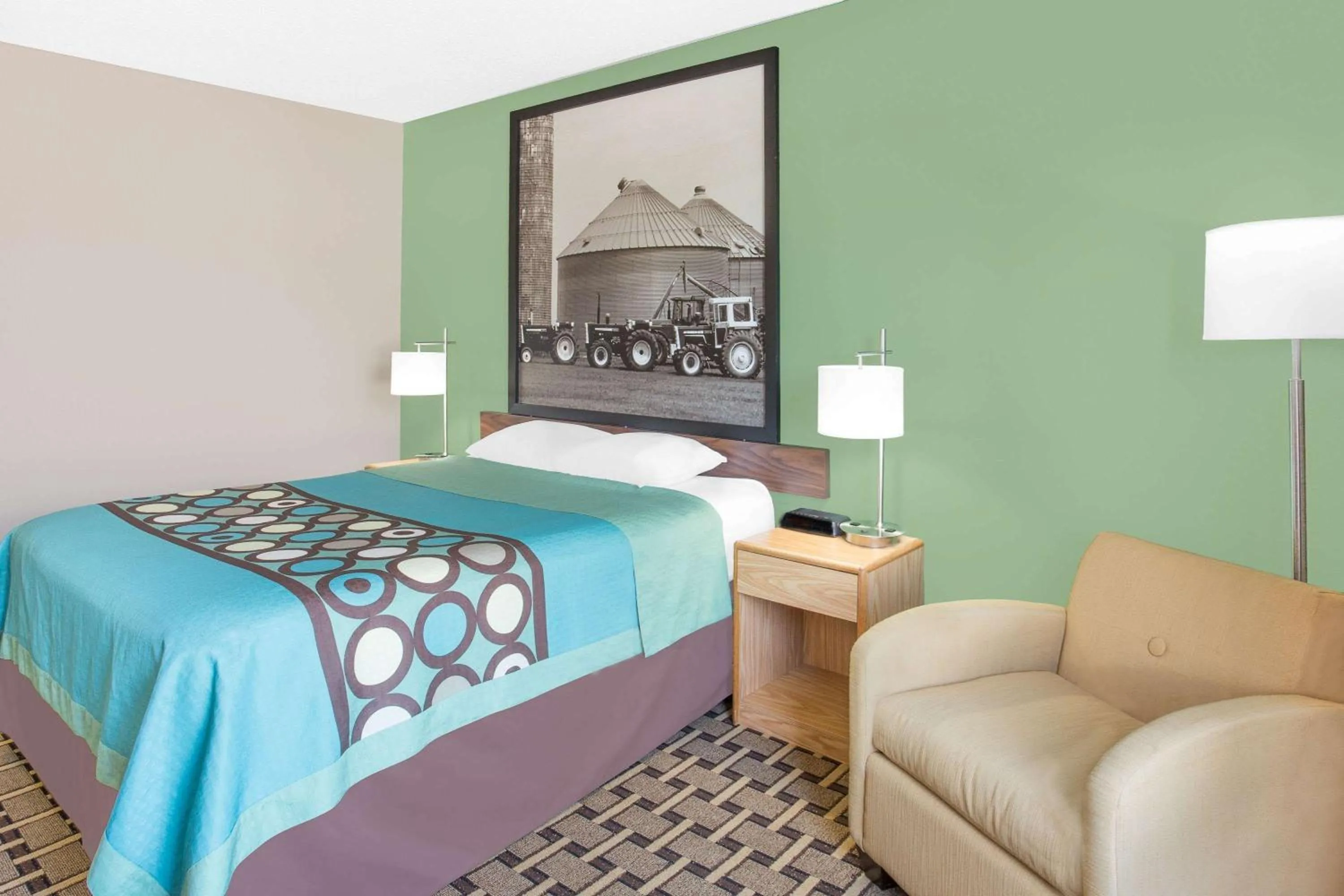 Photo of the whole room in Super 8 by Wyndham Beaver Dam