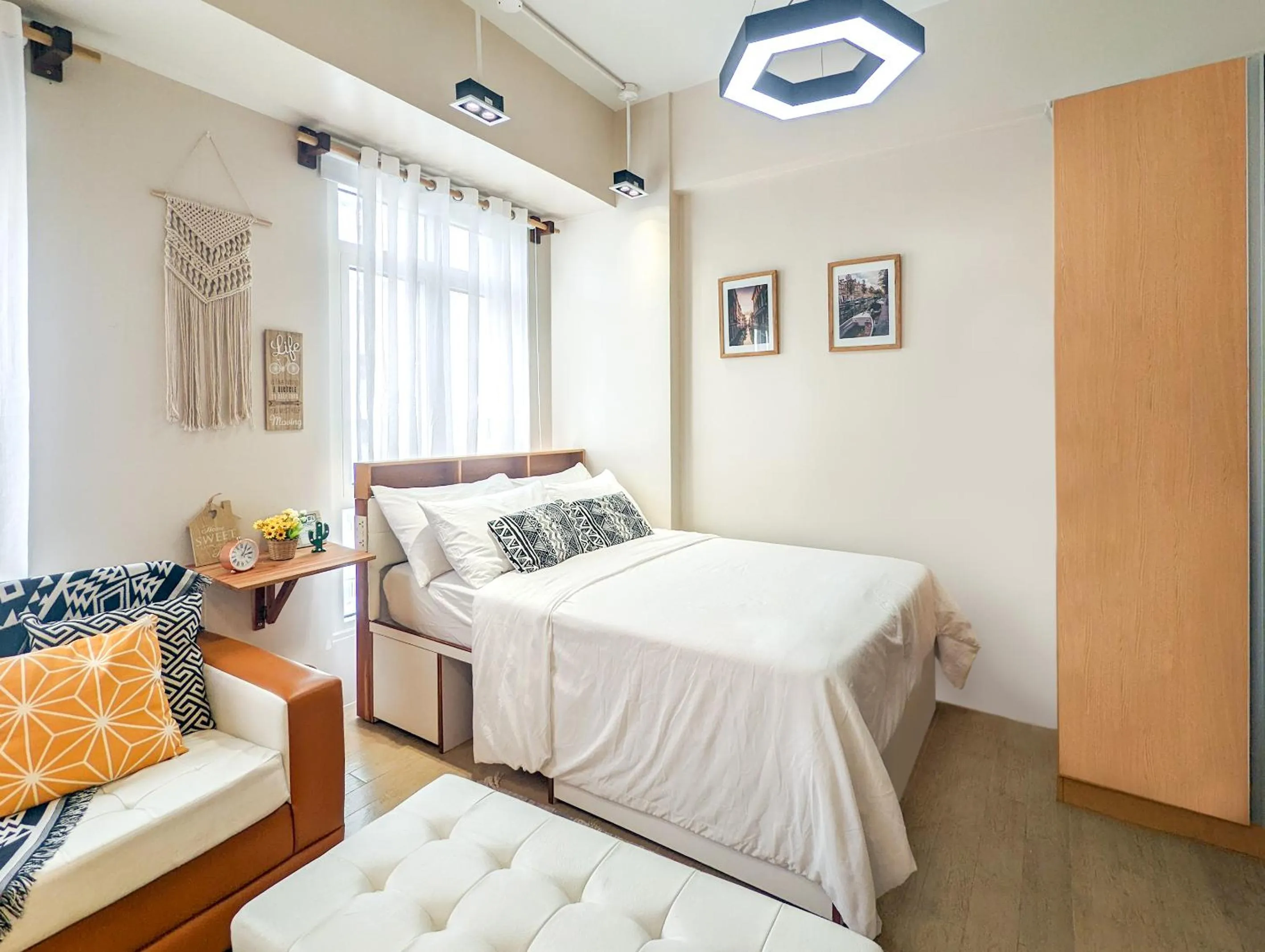 Bed in Studio Condo NAIA Airport Terminal 3 Newport City Casino