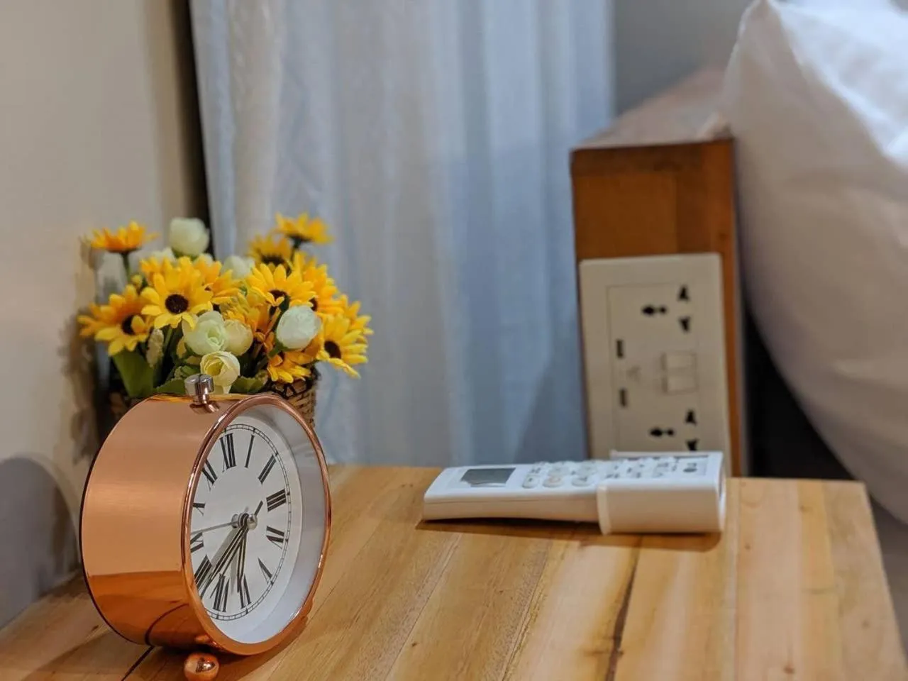 Bed in Studio Condo NAIA Airport Terminal 3 Newport City Casino