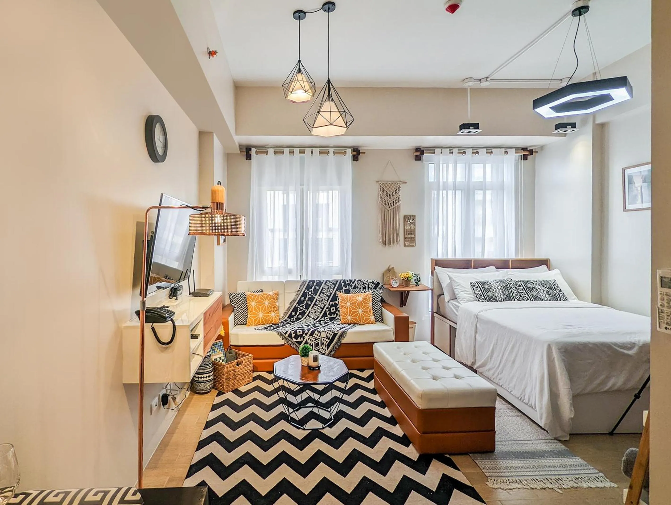 Bed in Studio Condo NAIA Airport Terminal 3 Newport City Casino