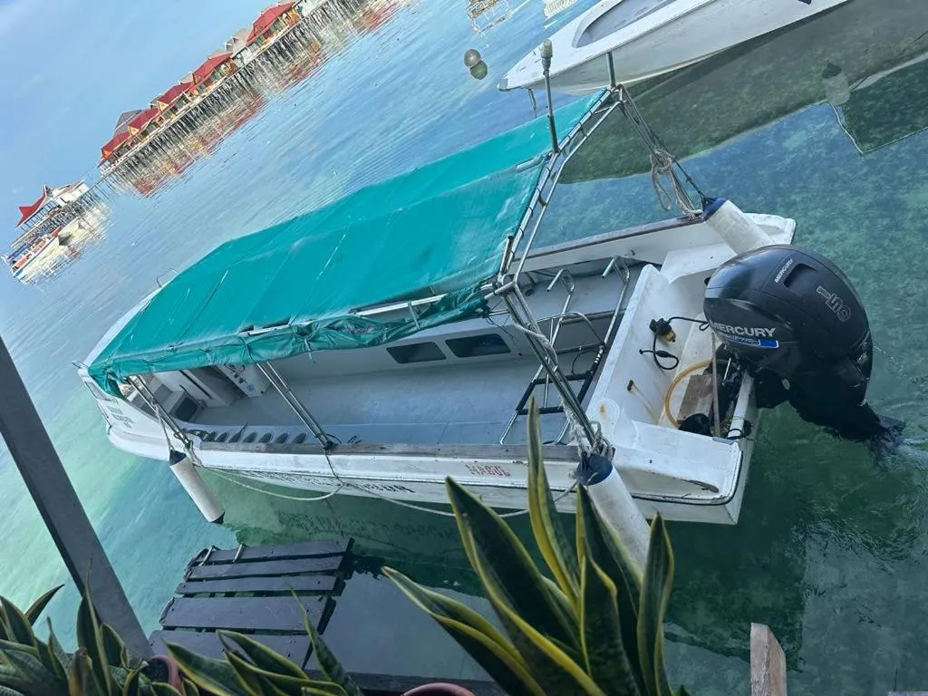 Day in Mabul Backpackers