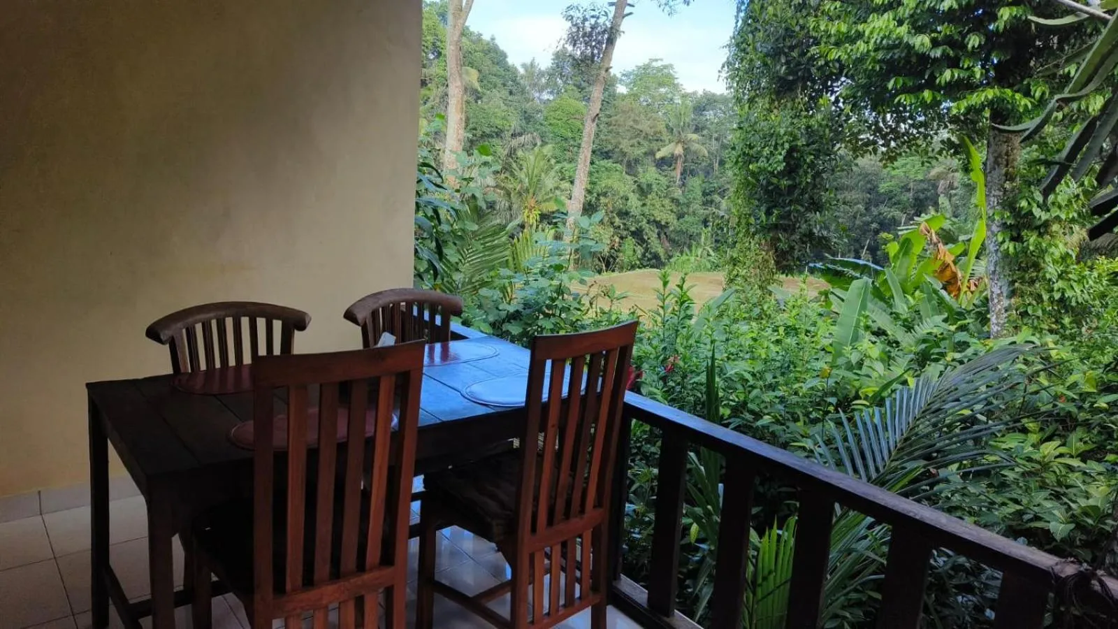 Restaurant/places to eat in Rumah Irak et Kadek Bali