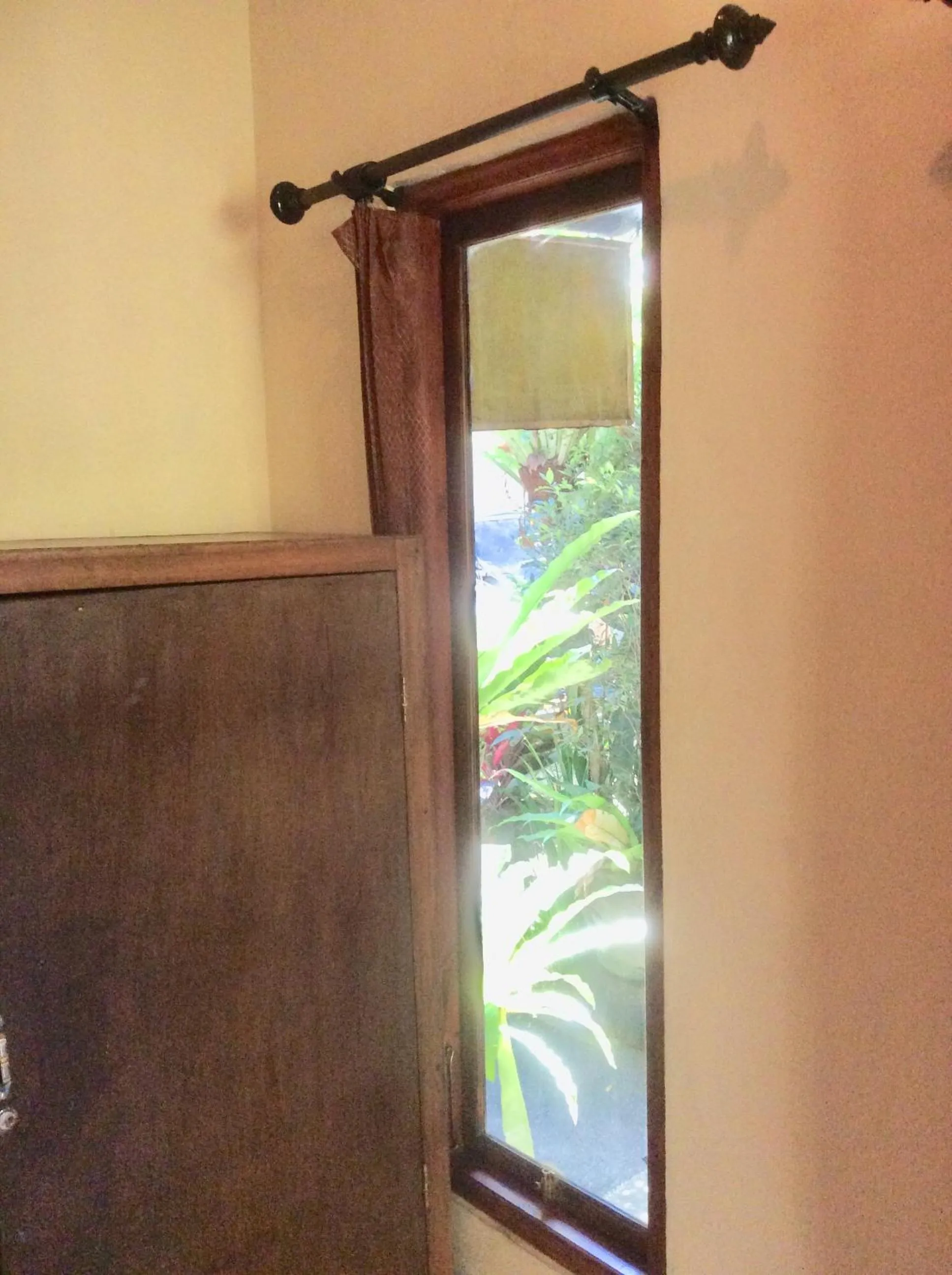 wardrobe in Rumah Irak et Kadek Bali