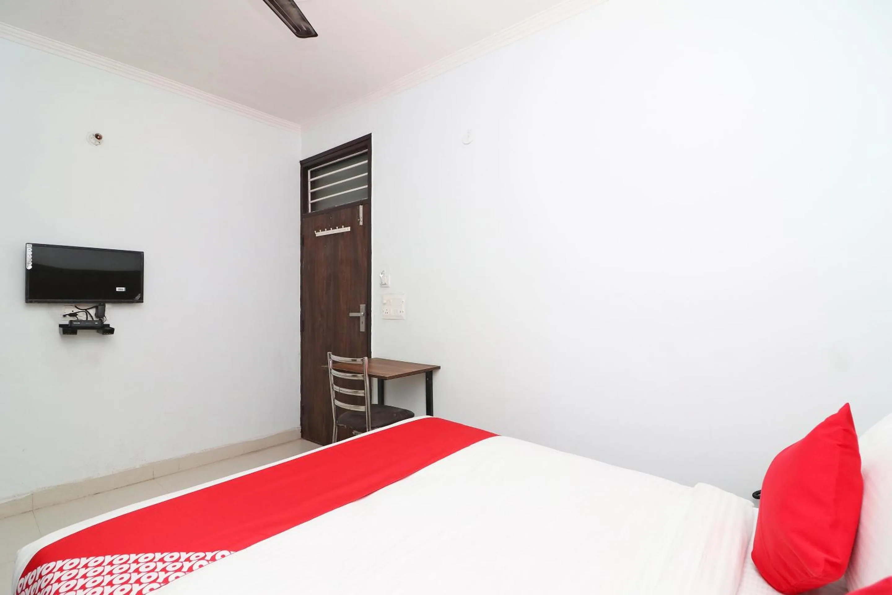 Bedroom, Bed in Super Hotel O Sathguru Residency Near New Ashok Nagar Metro Station