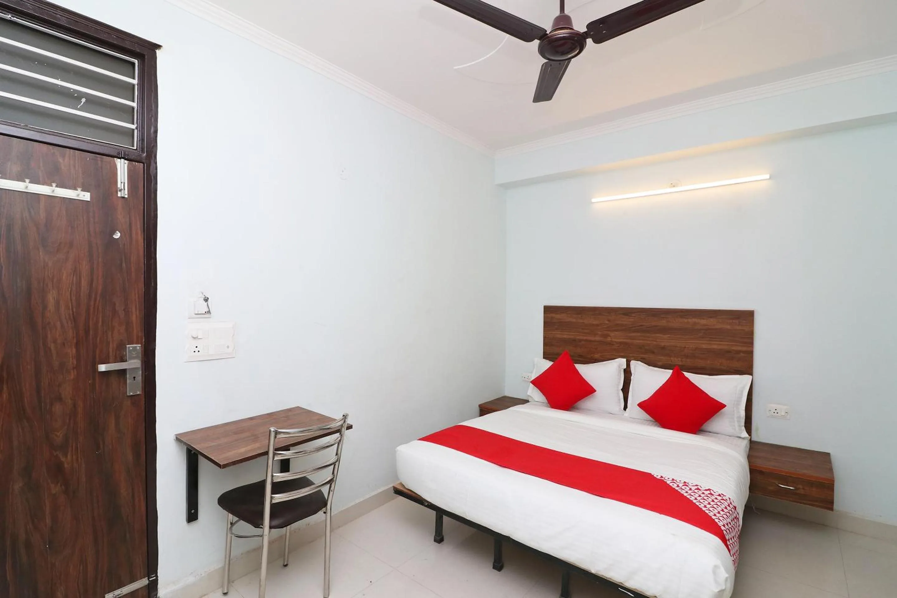 Bedroom, Bed in Super Hotel O Sathguru Residency Near New Ashok Nagar Metro Station