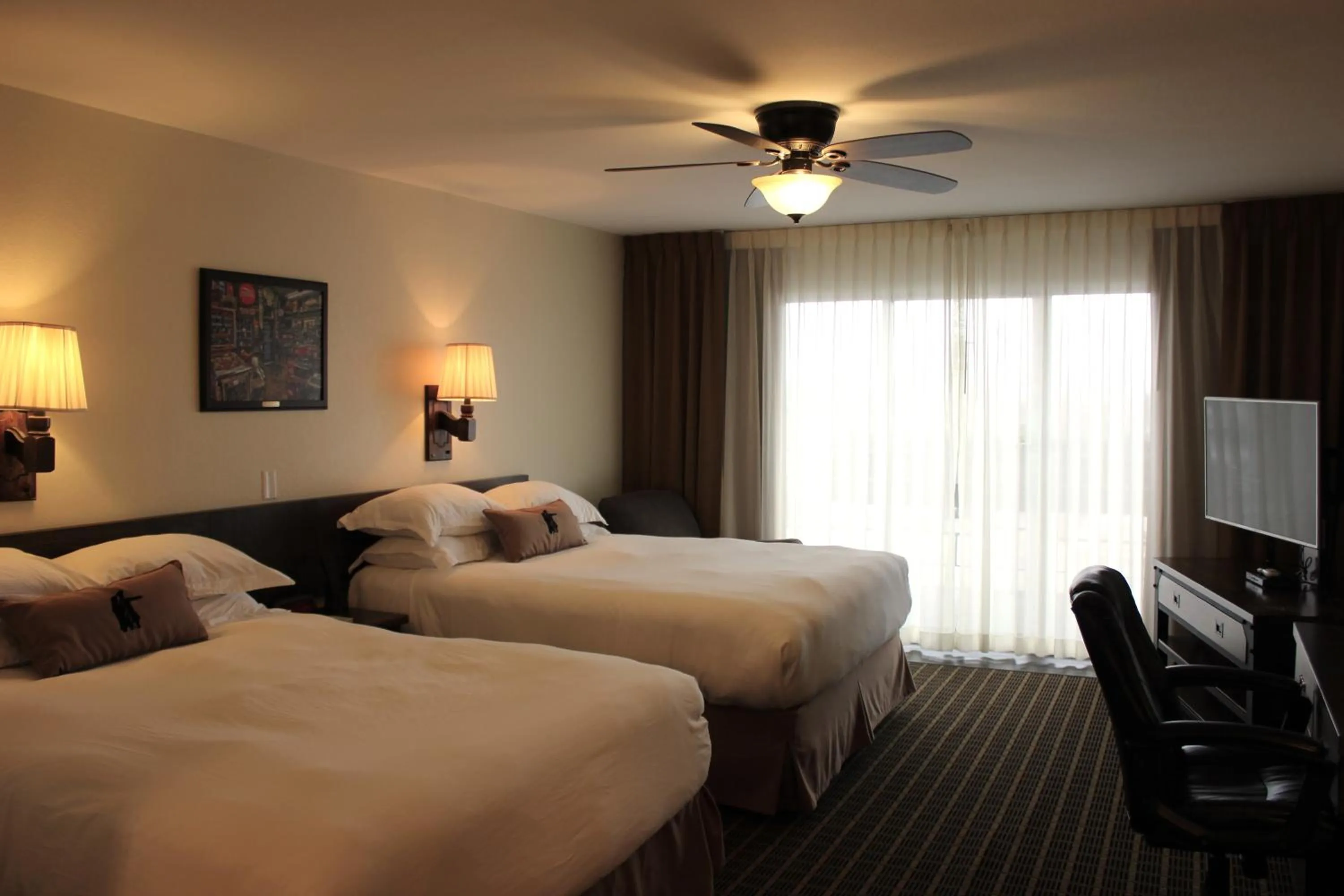 Bed in Lewis & Clark Motel - Bozeman