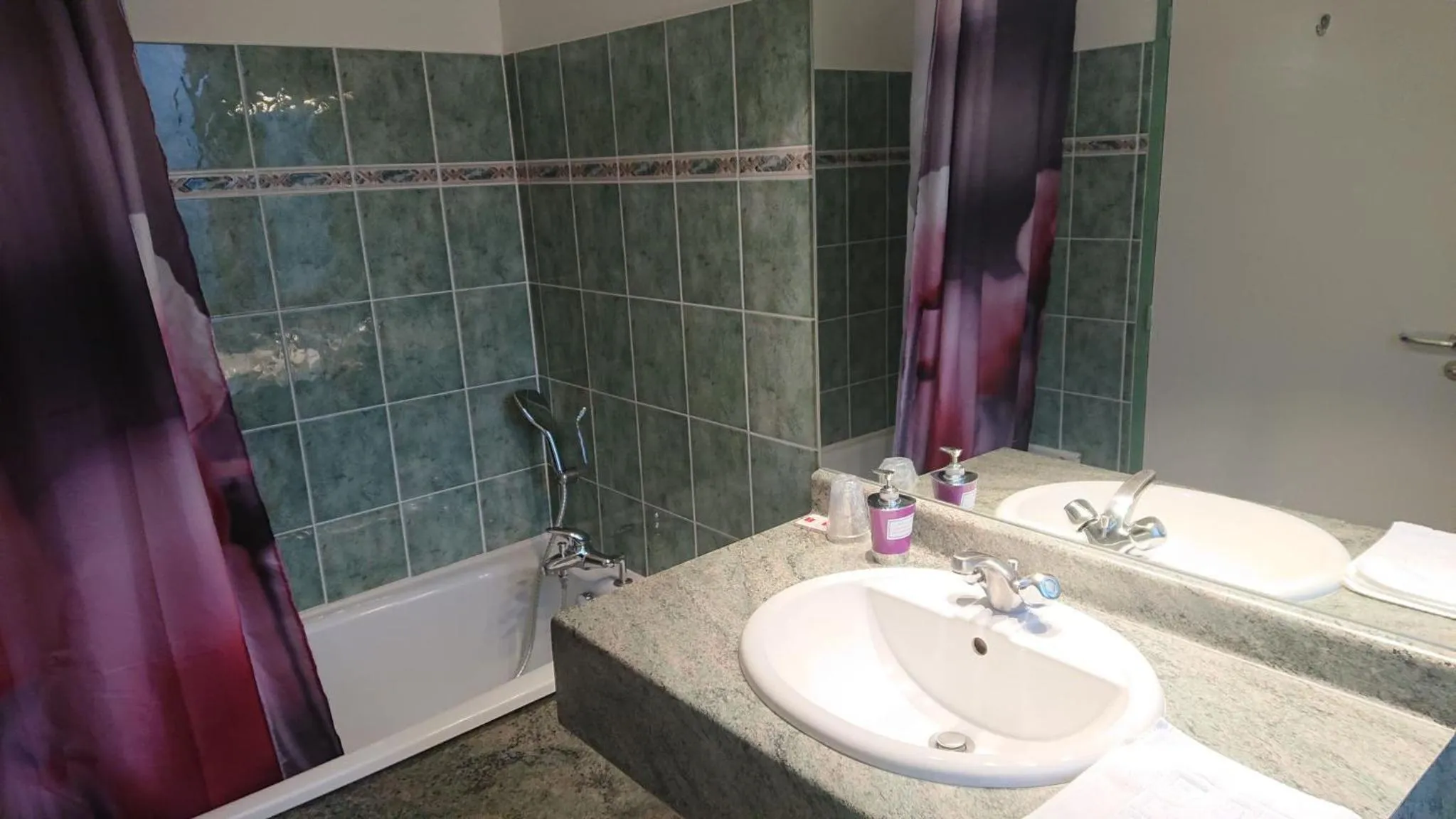 Bathroom in Auberge le Cévenol