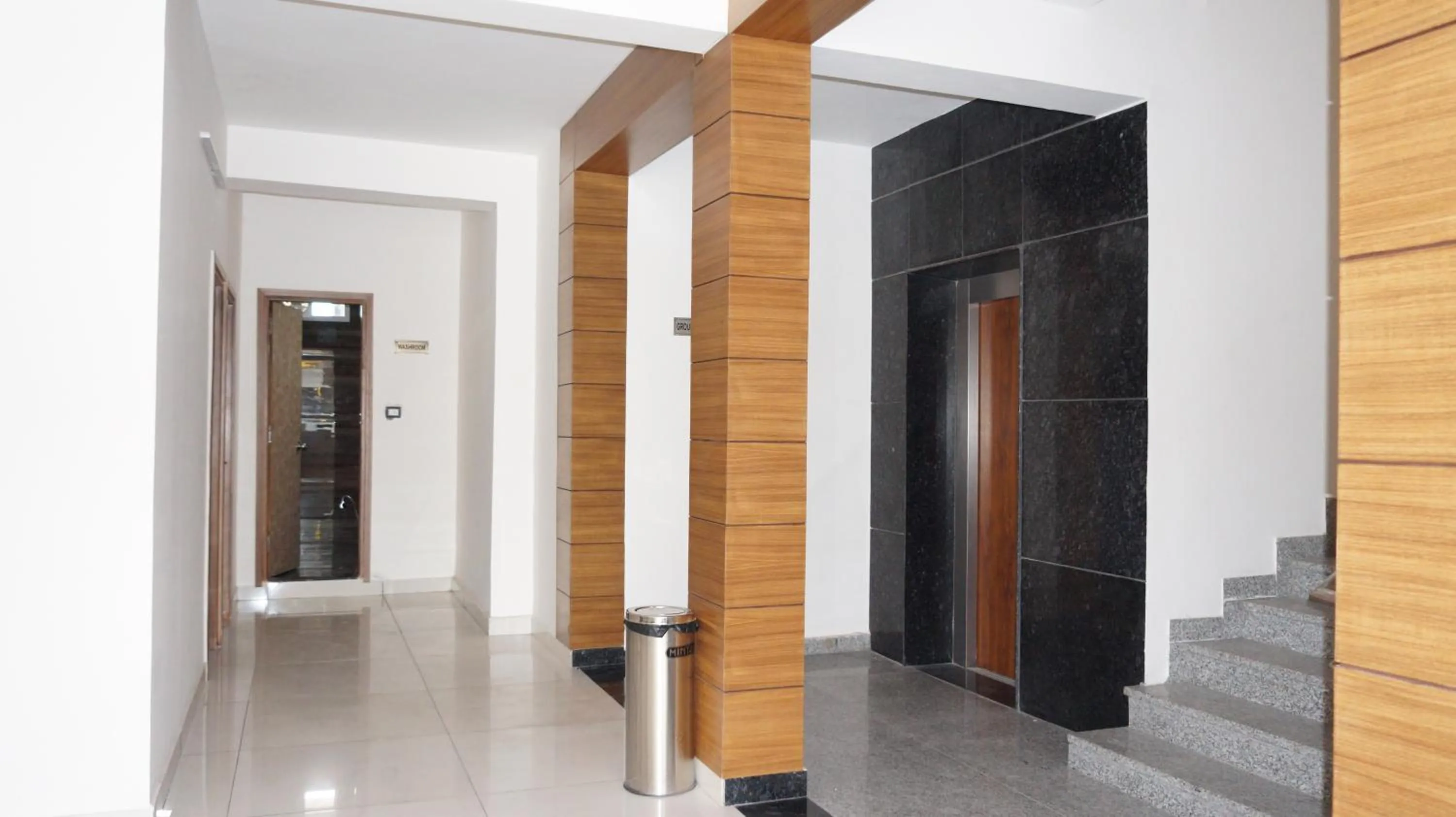 Area and facilities in Hotel Aakash Residency