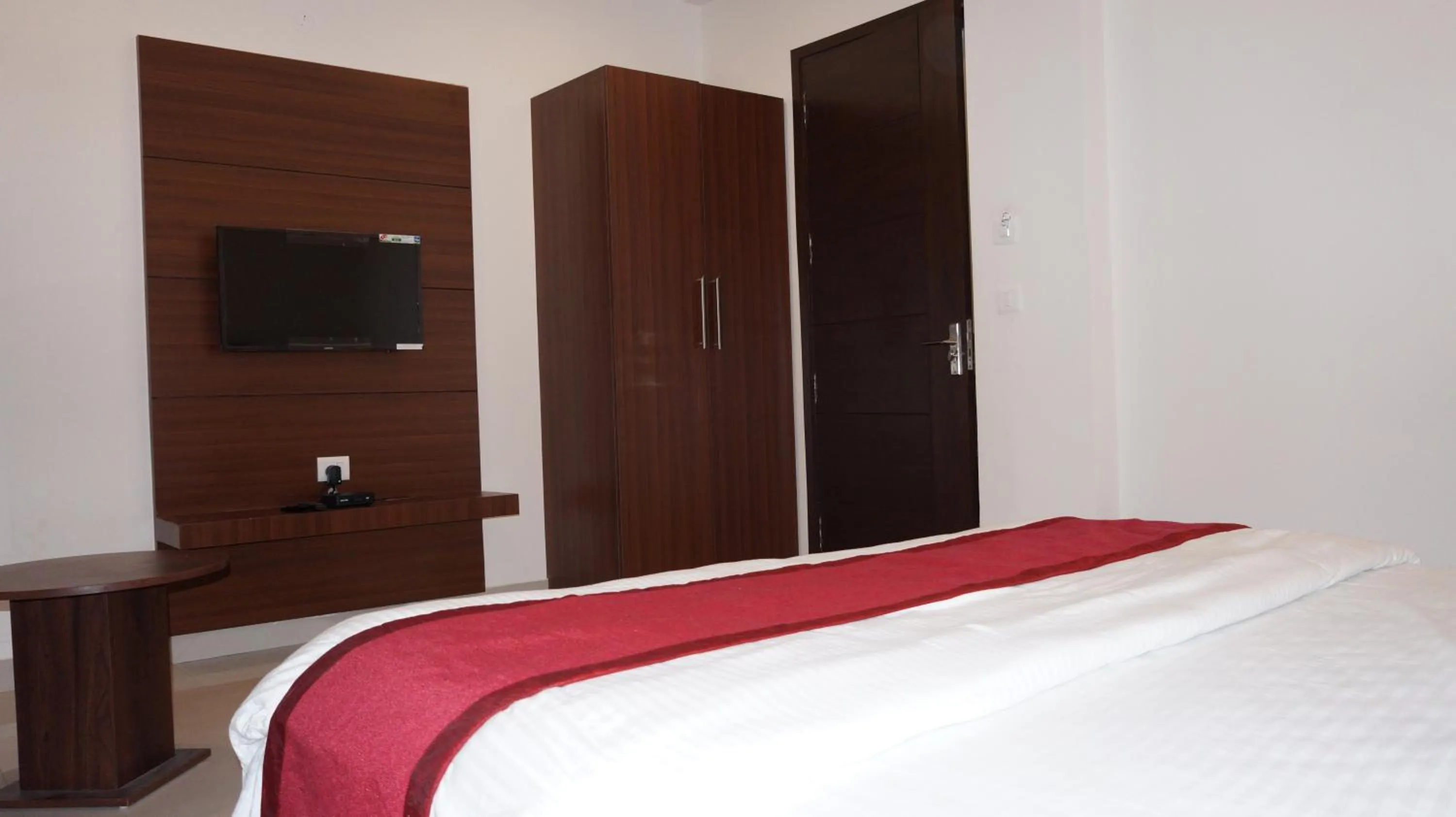 TV and multimedia in Hotel Aakash Residency