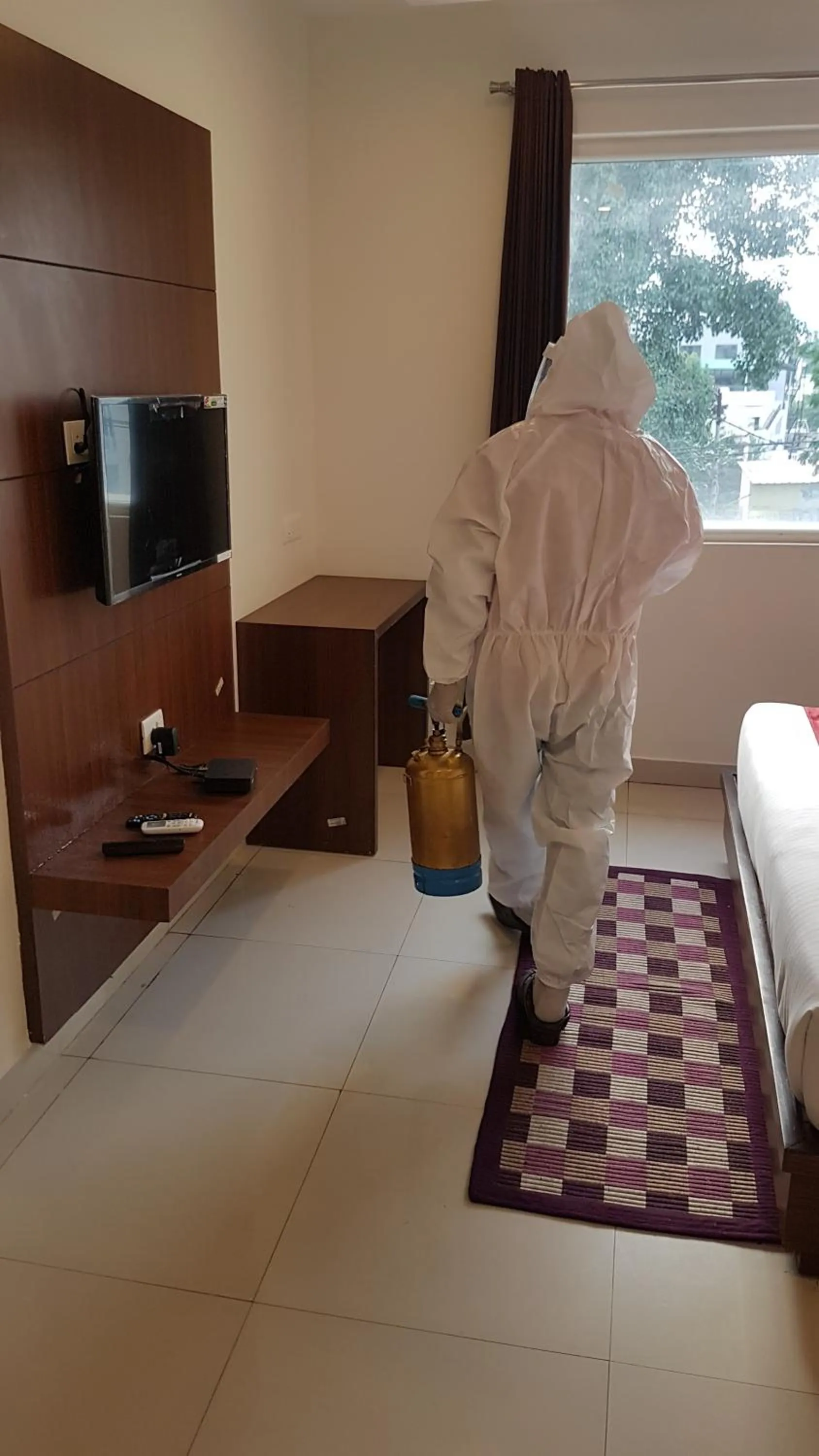 TV and multimedia in Hotel Aakash Residency