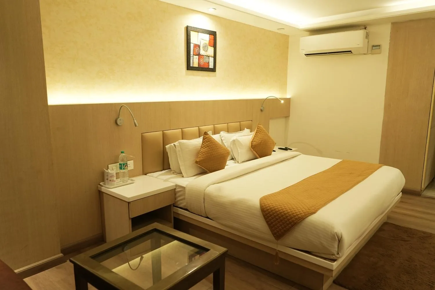 Bed in Hotel Radiance