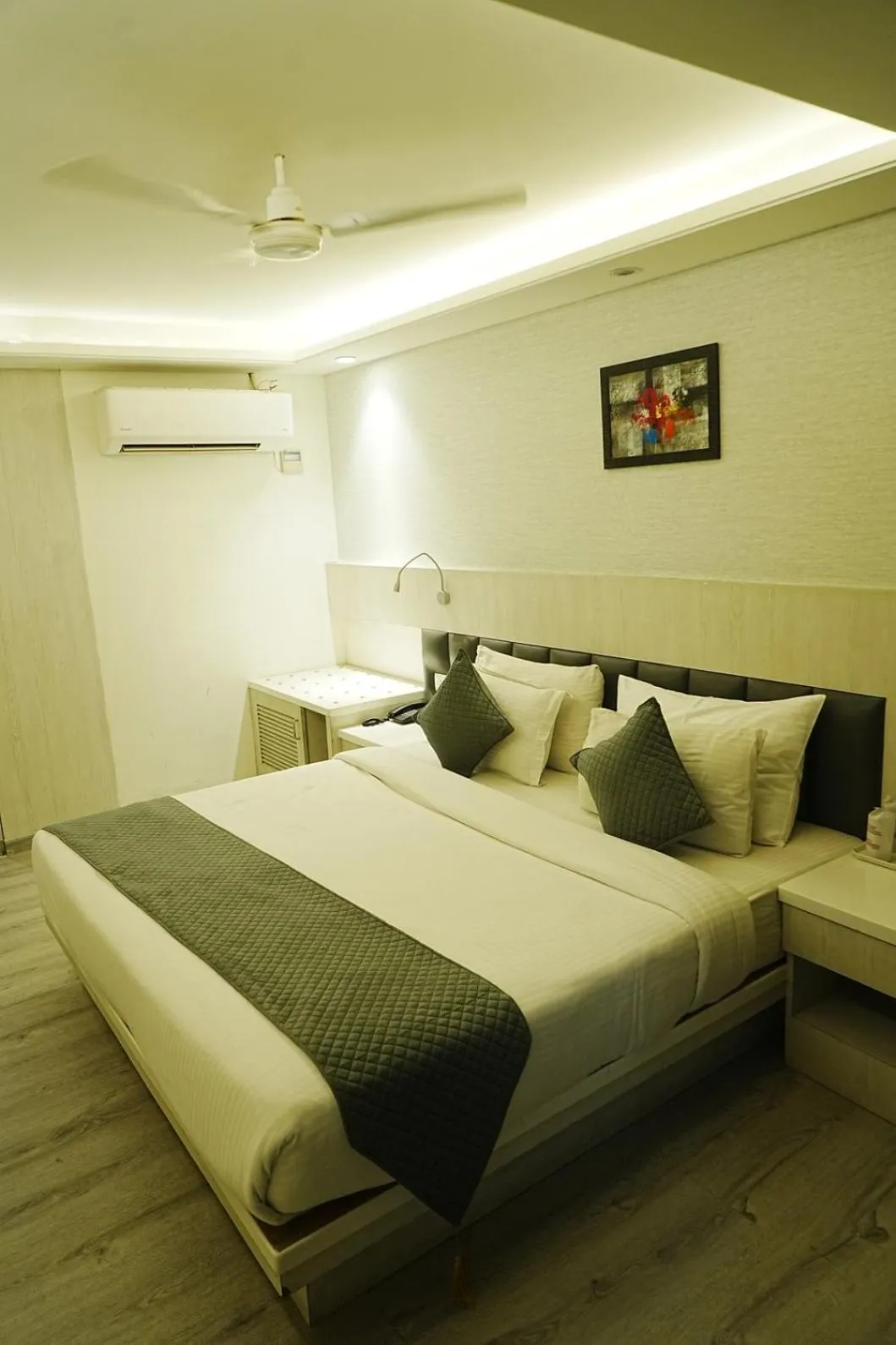 Bed in Hotel Radiance