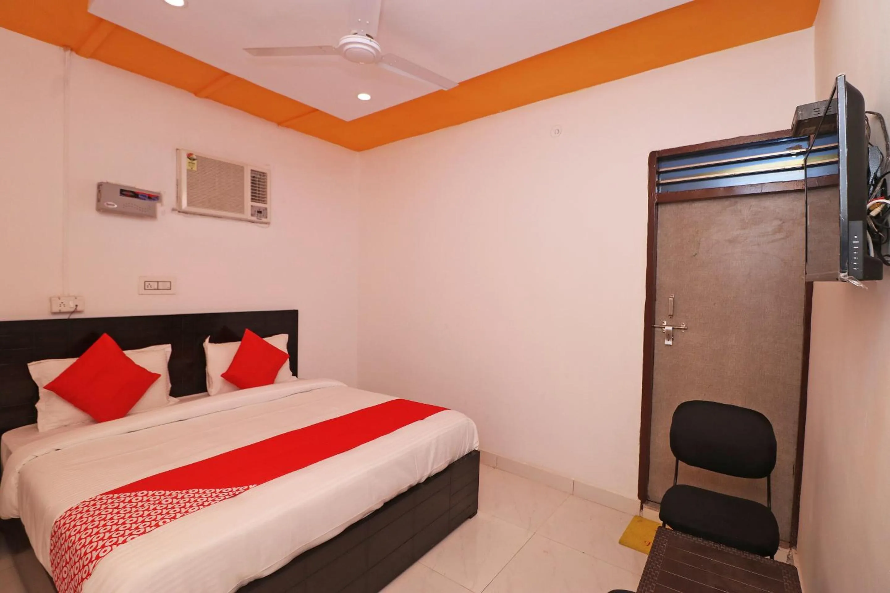 Bedroom in Hotel O 37918 Hotel Signature Inn