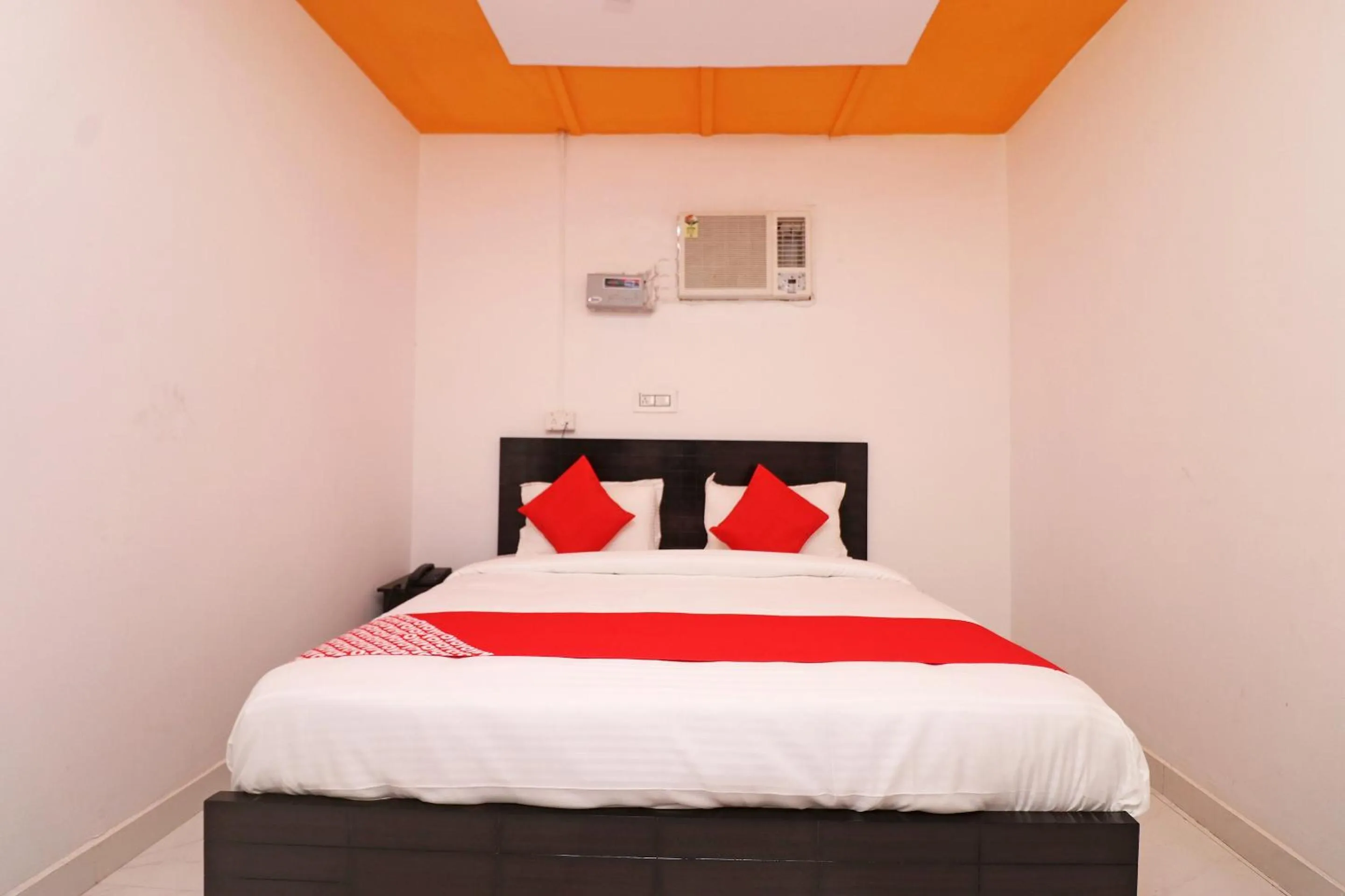 Bedroom in Hotel O 37918 Hotel Signature Inn