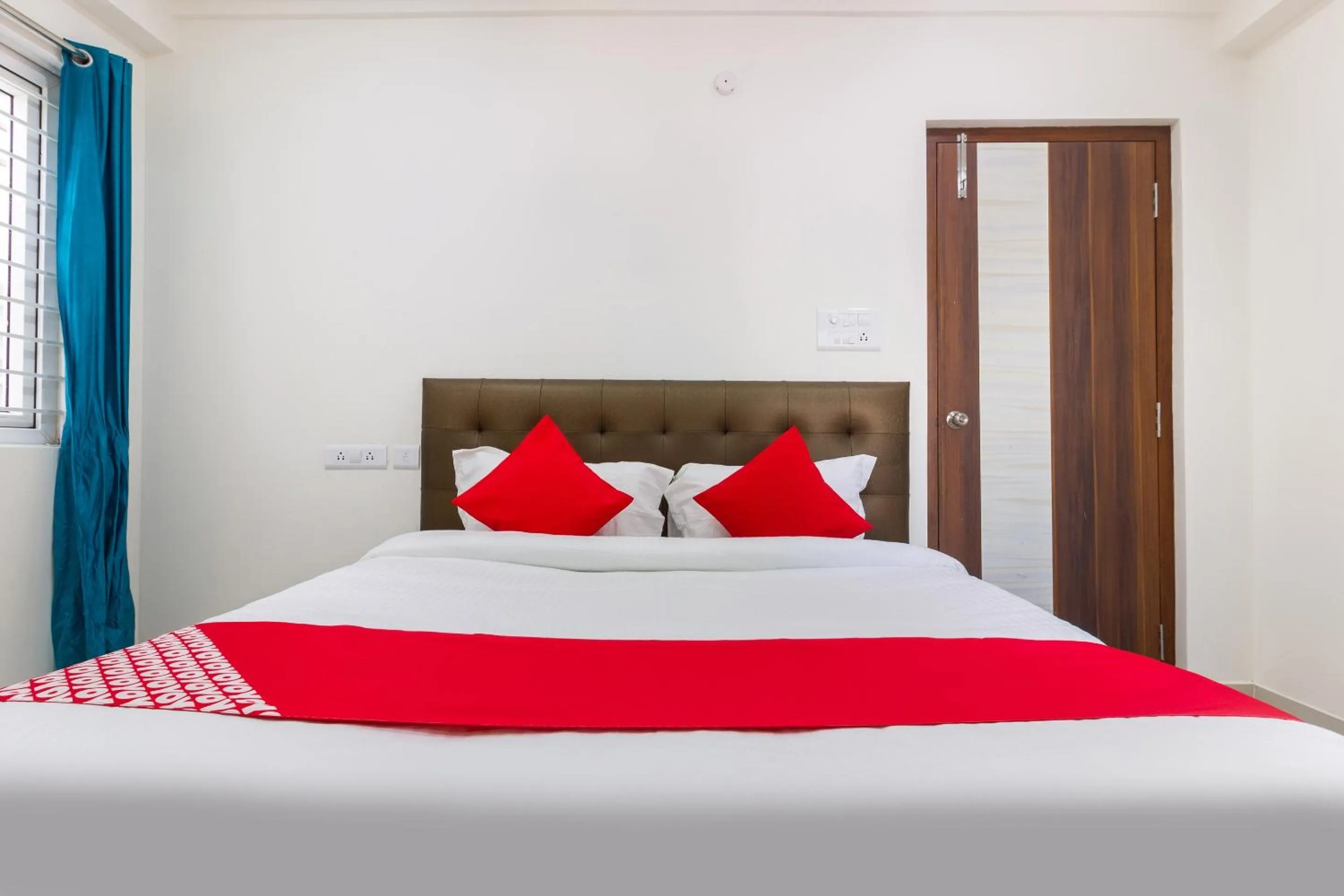 Bedroom, Bed in Super Hotel O Qualia Inn Kondapur Near Botanical Garden