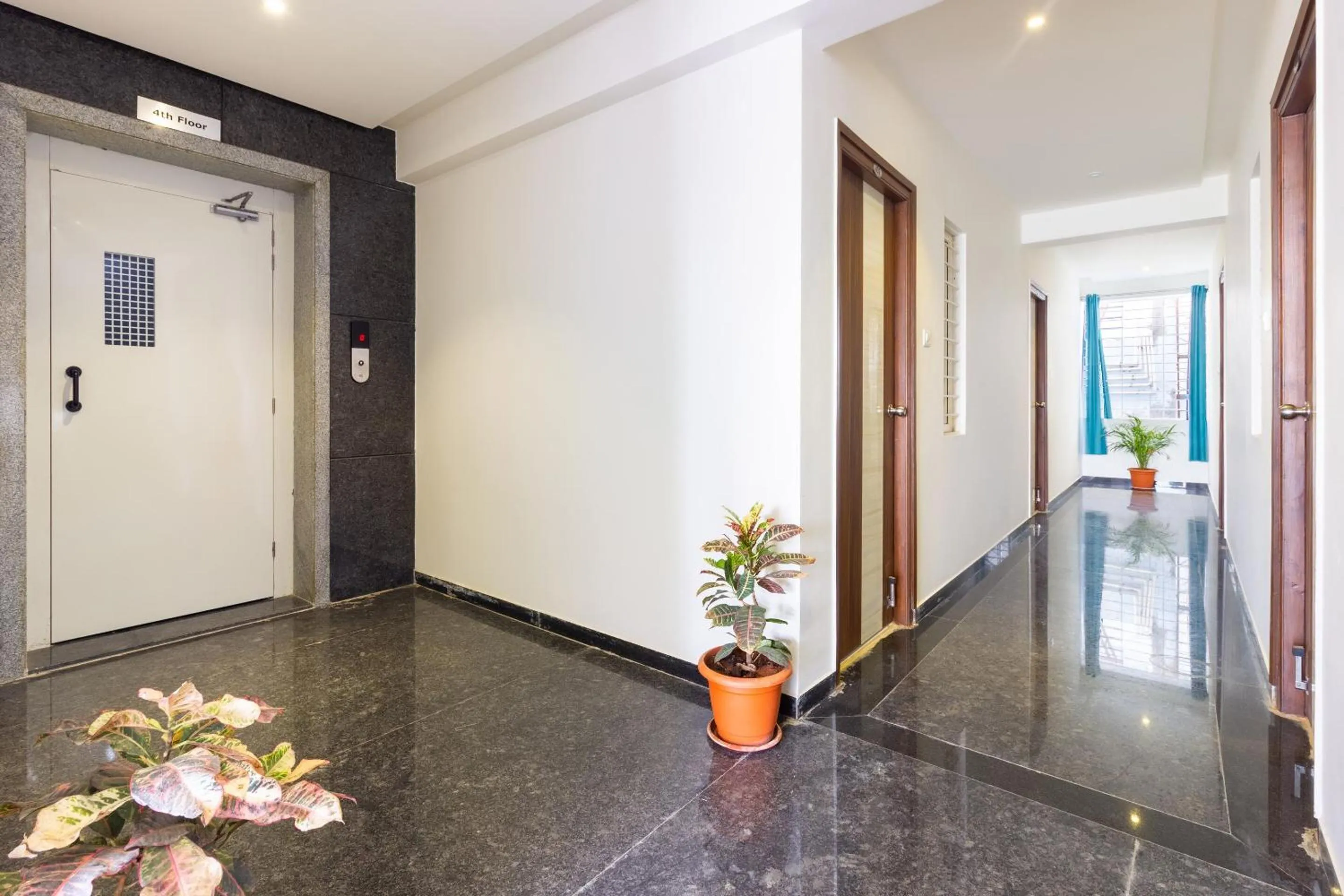 Lobby or reception in Super Hotel O Qualia Inn Kondapur Near Botanical Garden