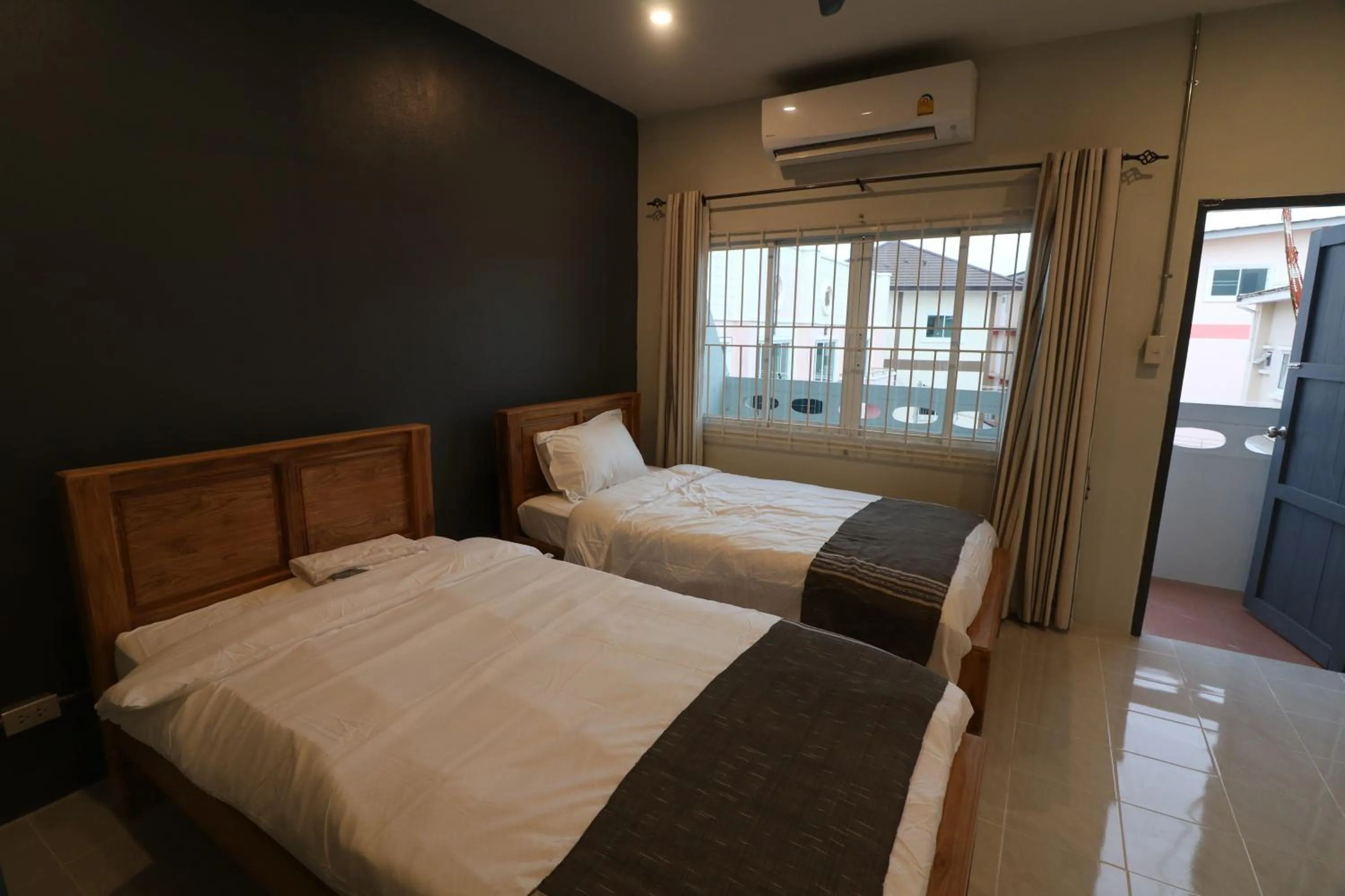 Bedroom, Bed in Little Jasmine by the River