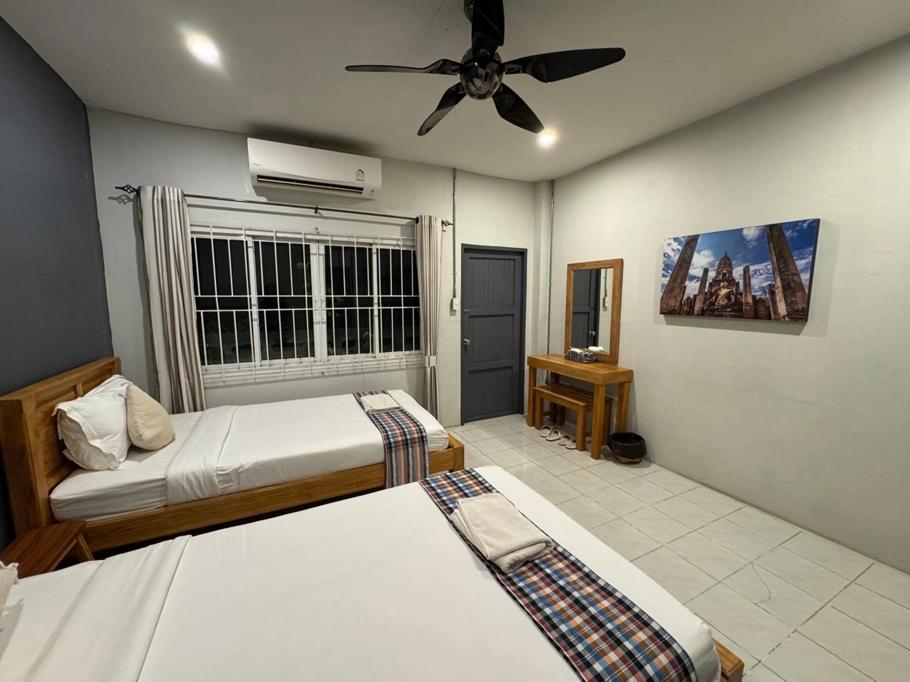 Bed in Little Jasmine by the River