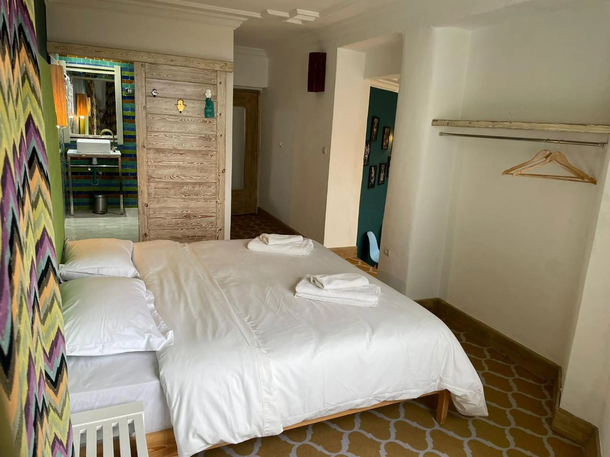 Bedroom, Bed in Mama Souiri Hotel