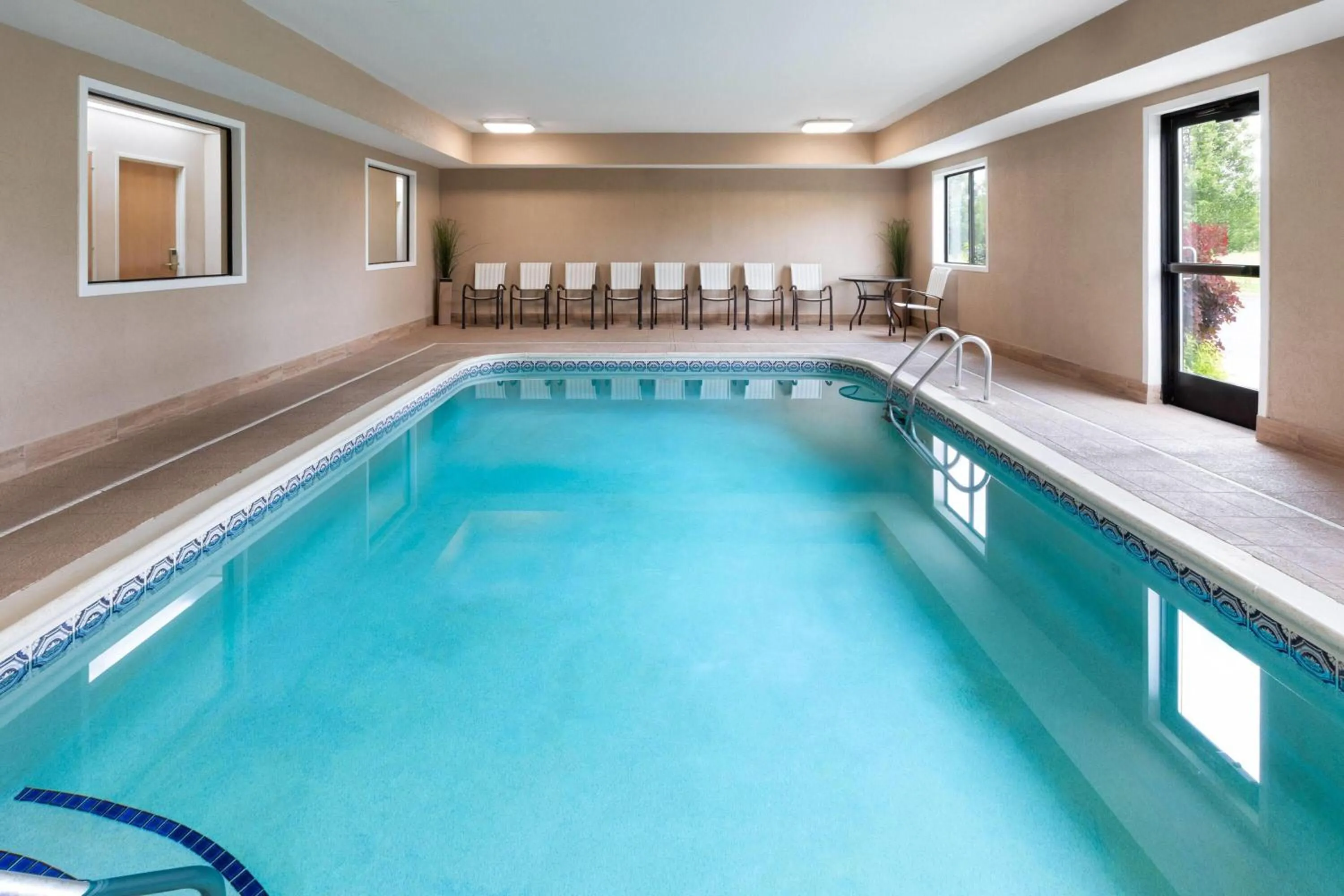 Swimming pool in Baymont by Wyndham Paw Paw