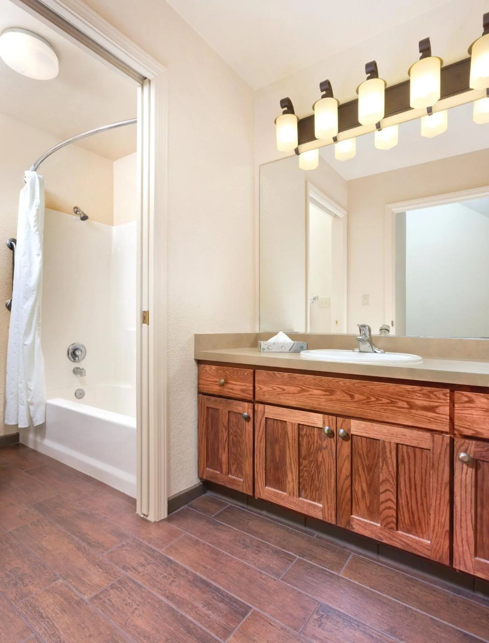 Photo of the whole room in WorldMark Clear Lake