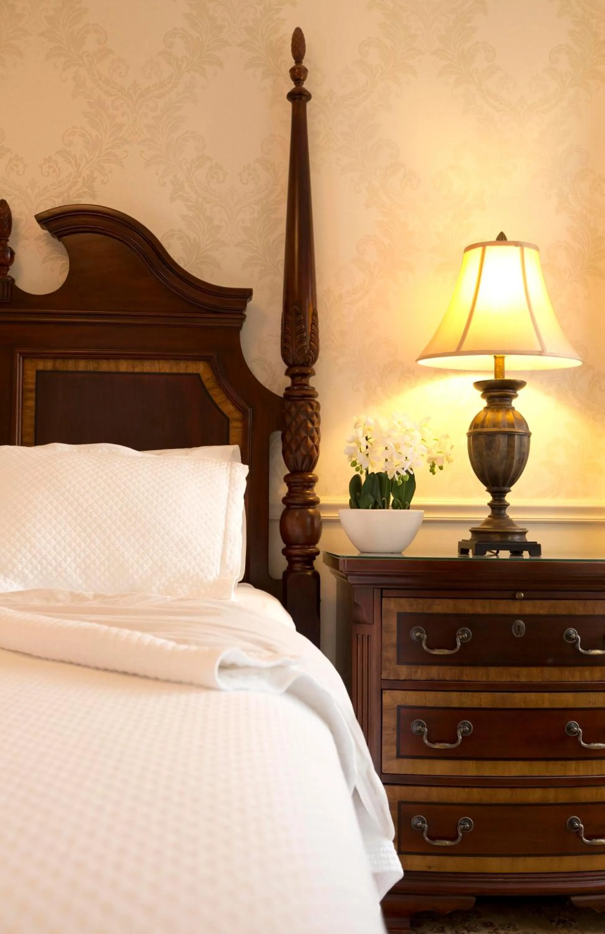 Bed in Penn's View Hotel Philadelphia