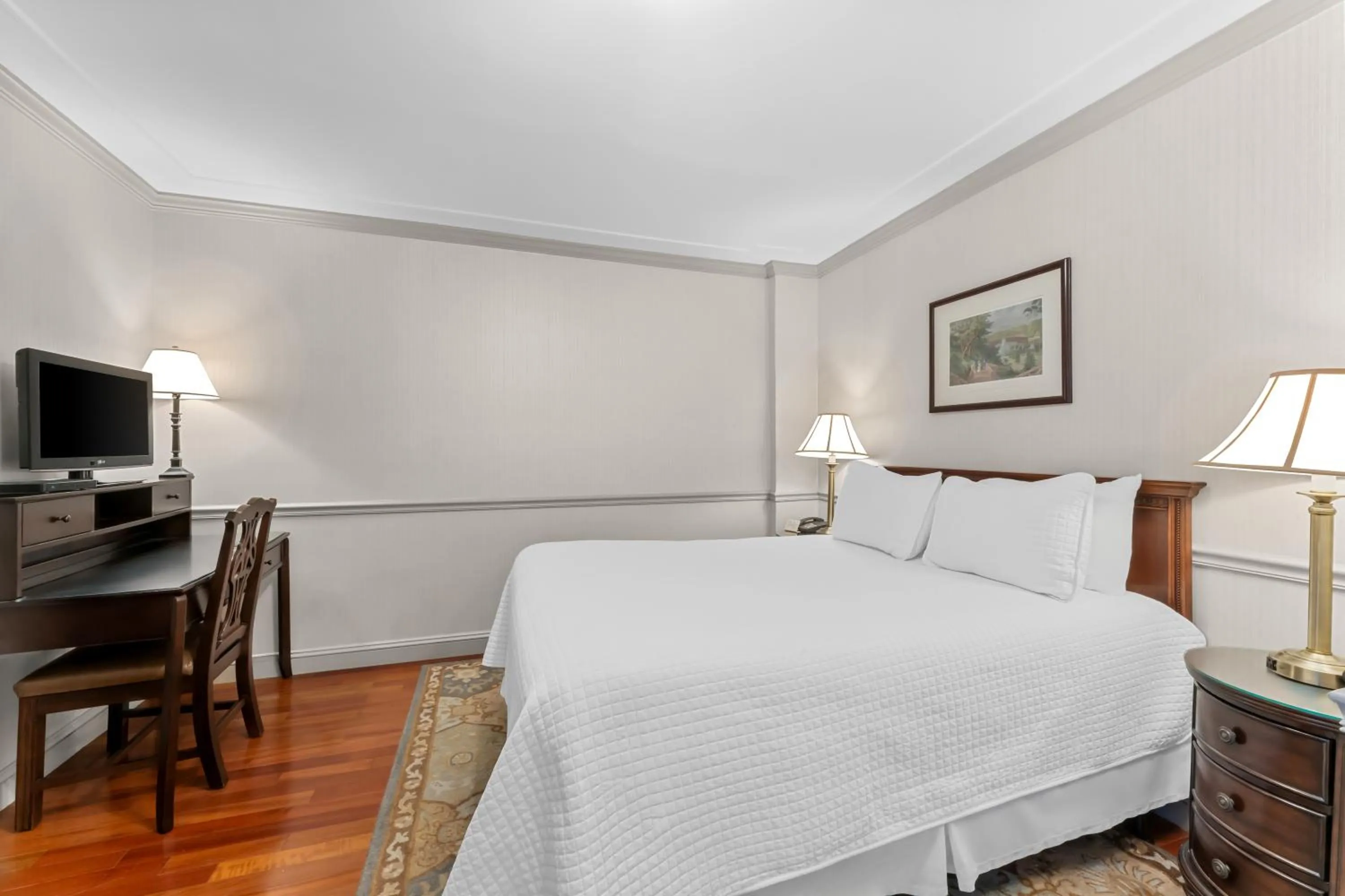 Bed in Penn's View Hotel Philadelphia