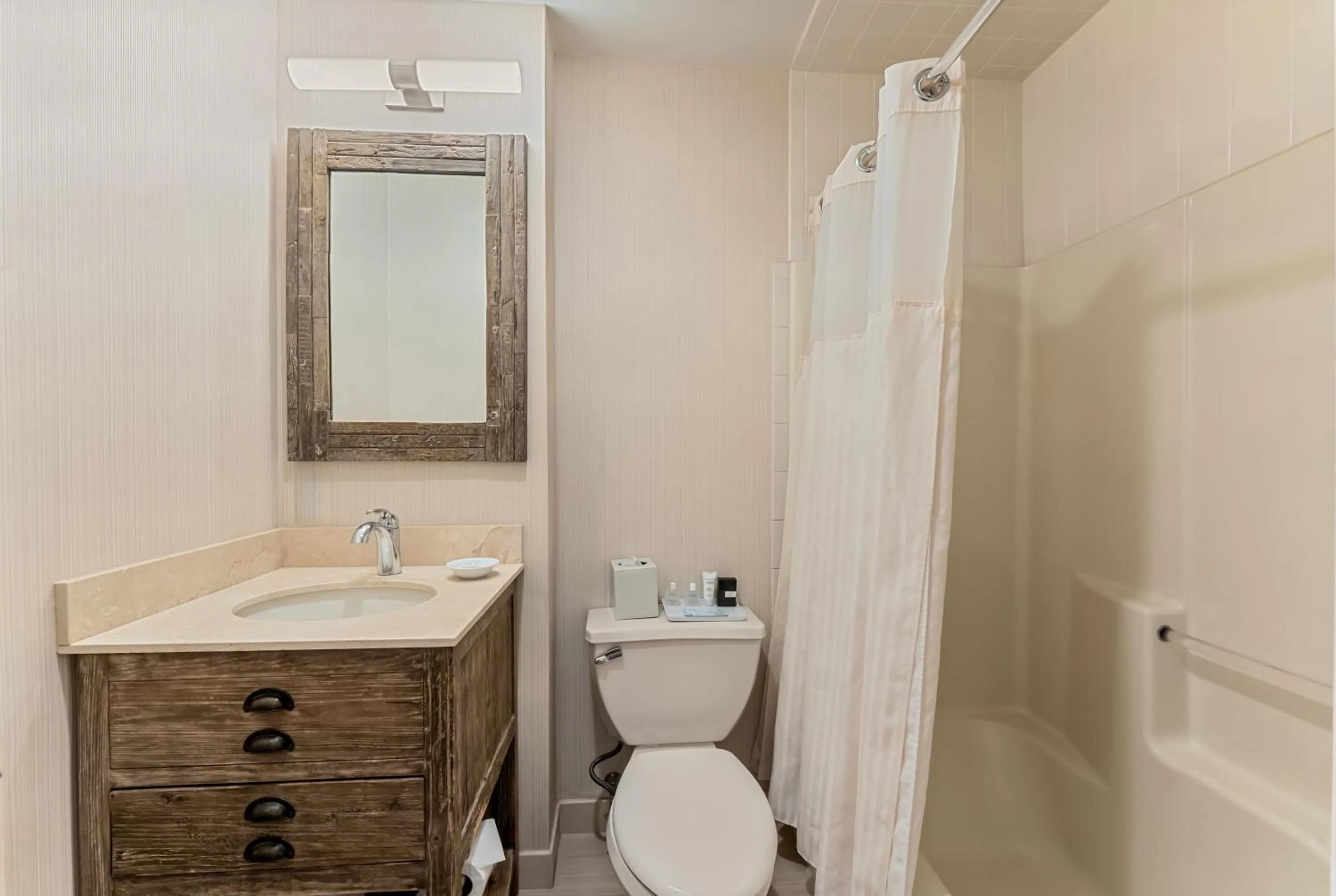 Bathroom in Penn's View Hotel Philadelphia