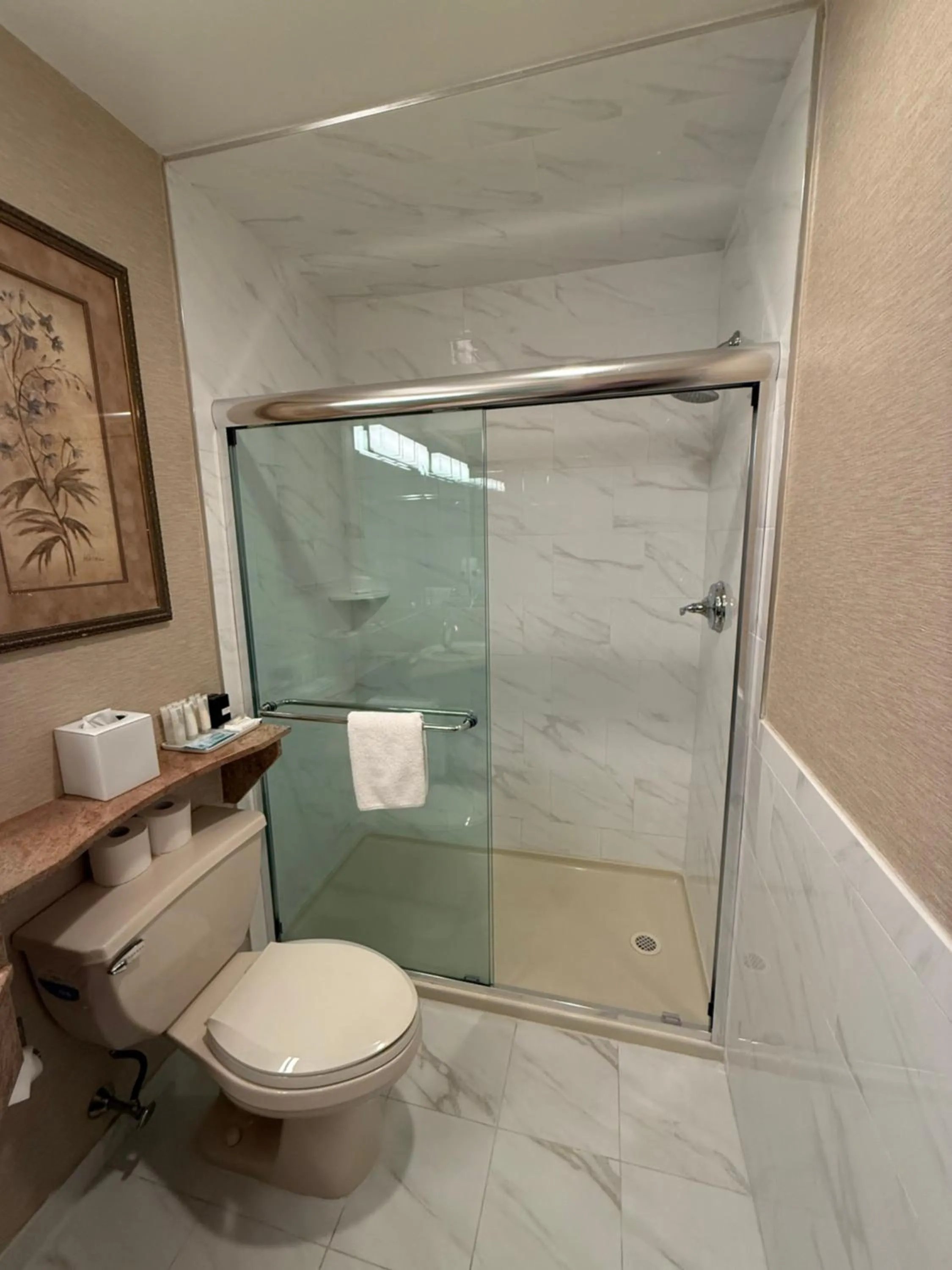 Bathroom in Penn's View Hotel Philadelphia