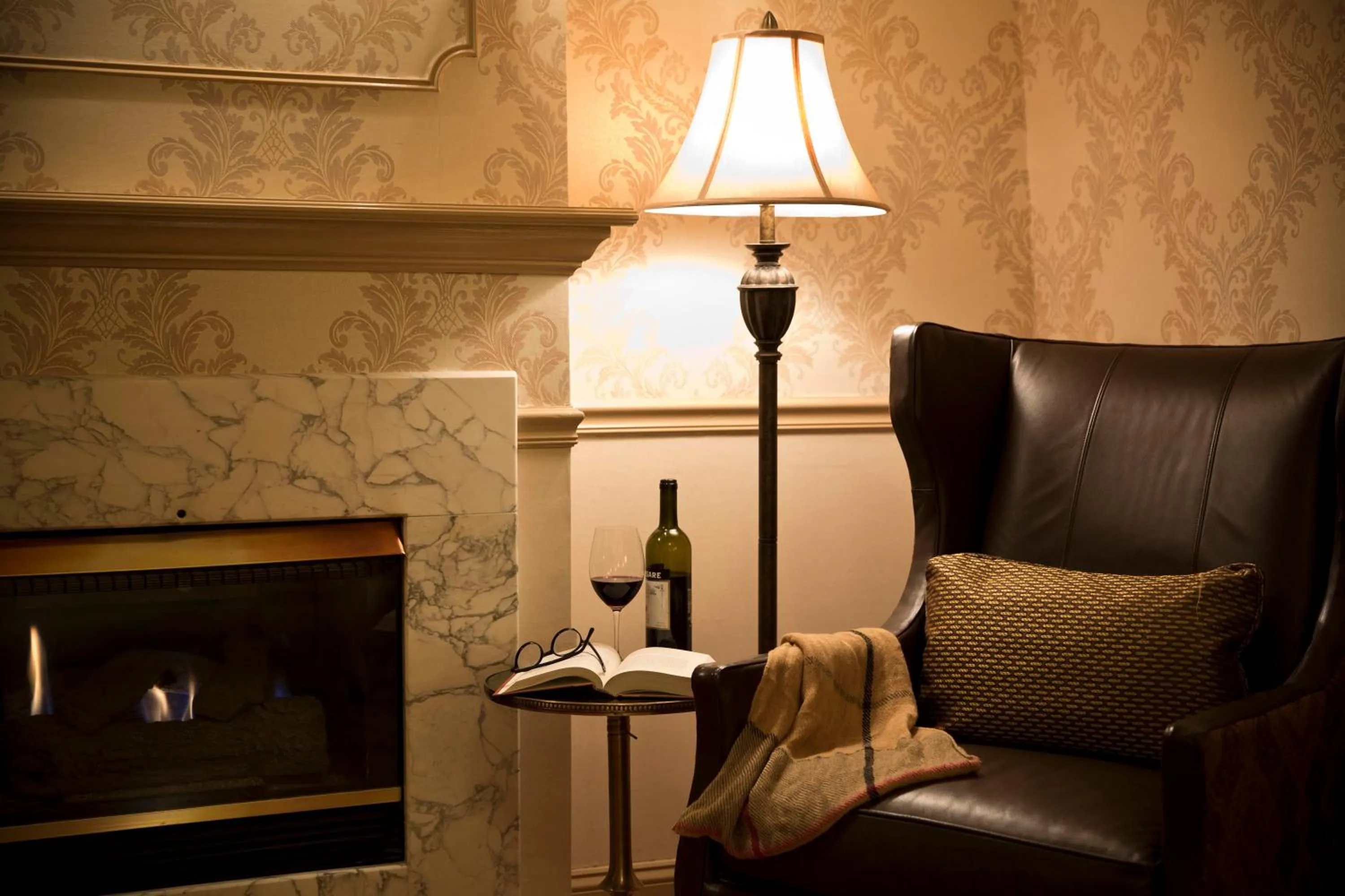 Seating area in Penn's View Hotel Philadelphia