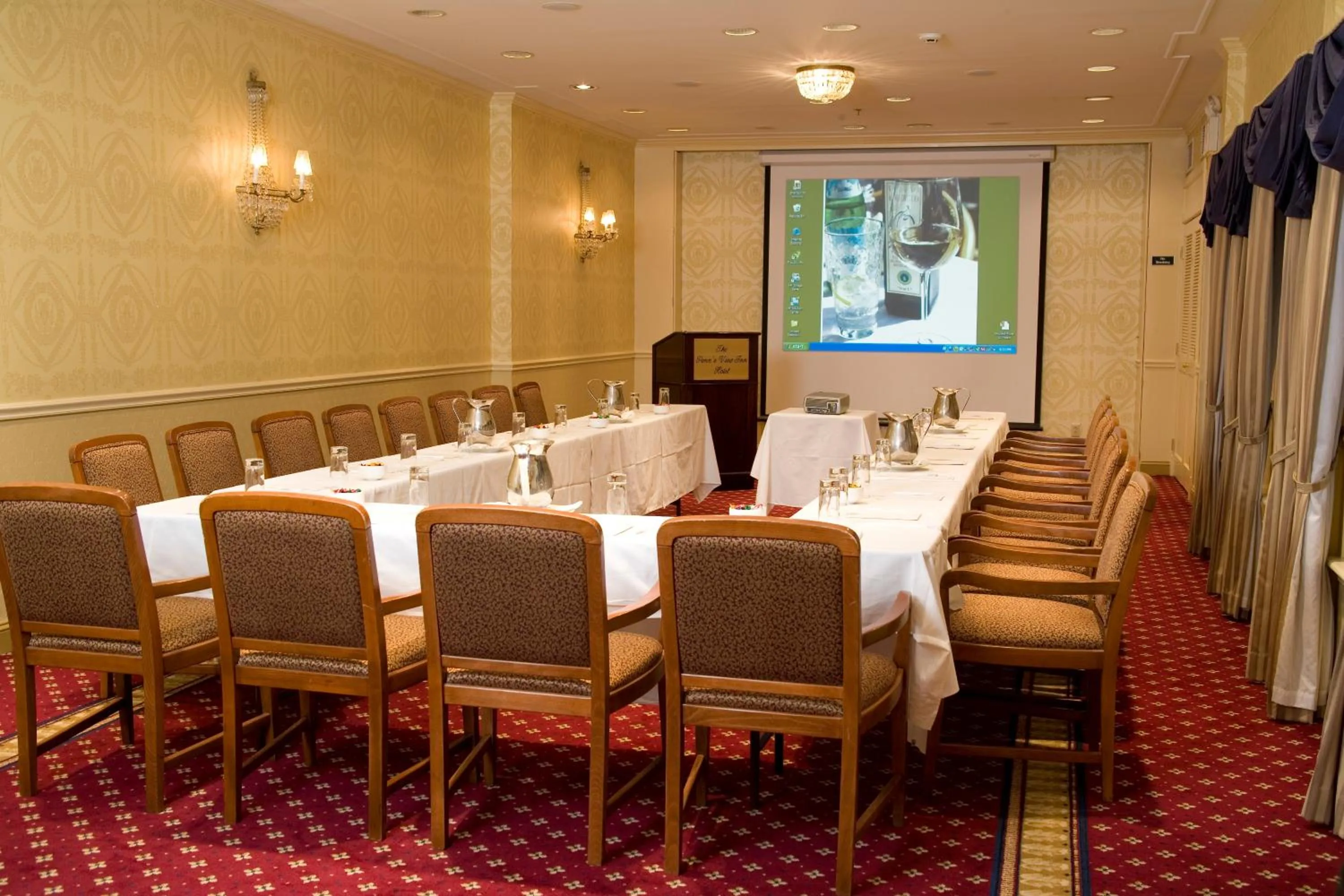 Meeting/conference room in Penn's View Hotel Philadelphia