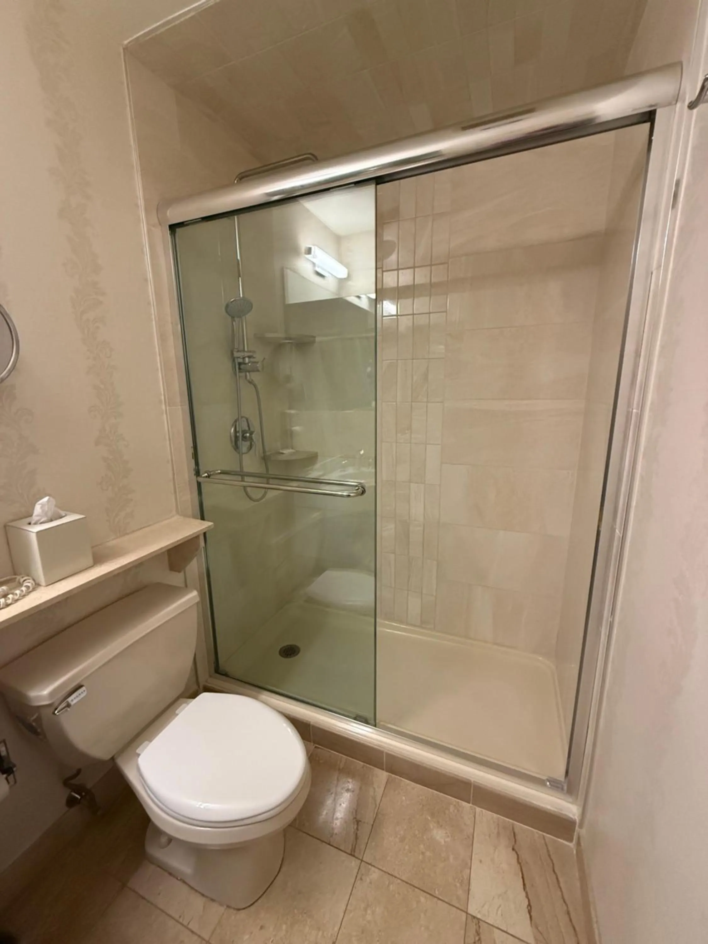 Shower in Penn's View Hotel Philadelphia