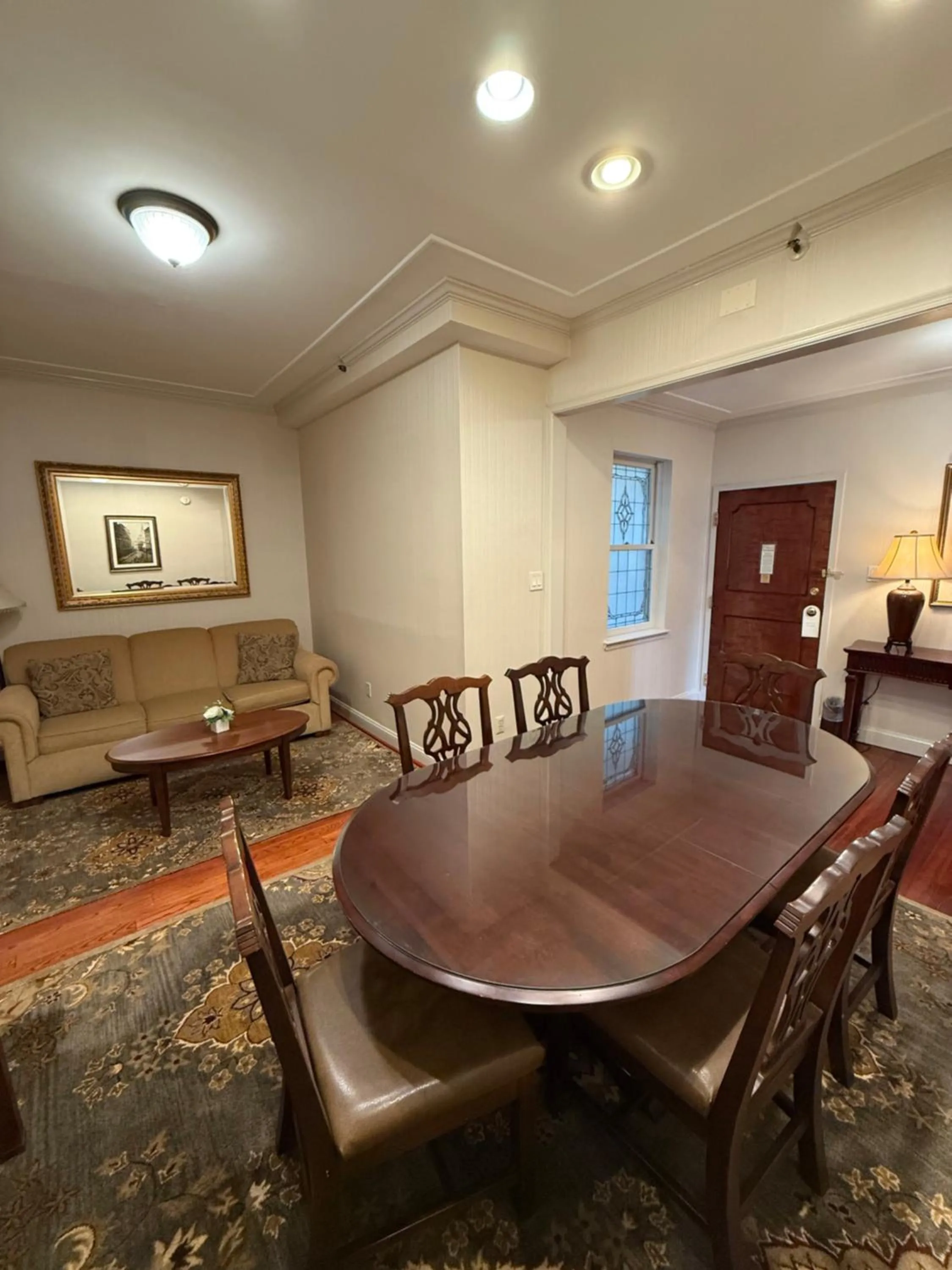 Living room in Penn's View Hotel Philadelphia