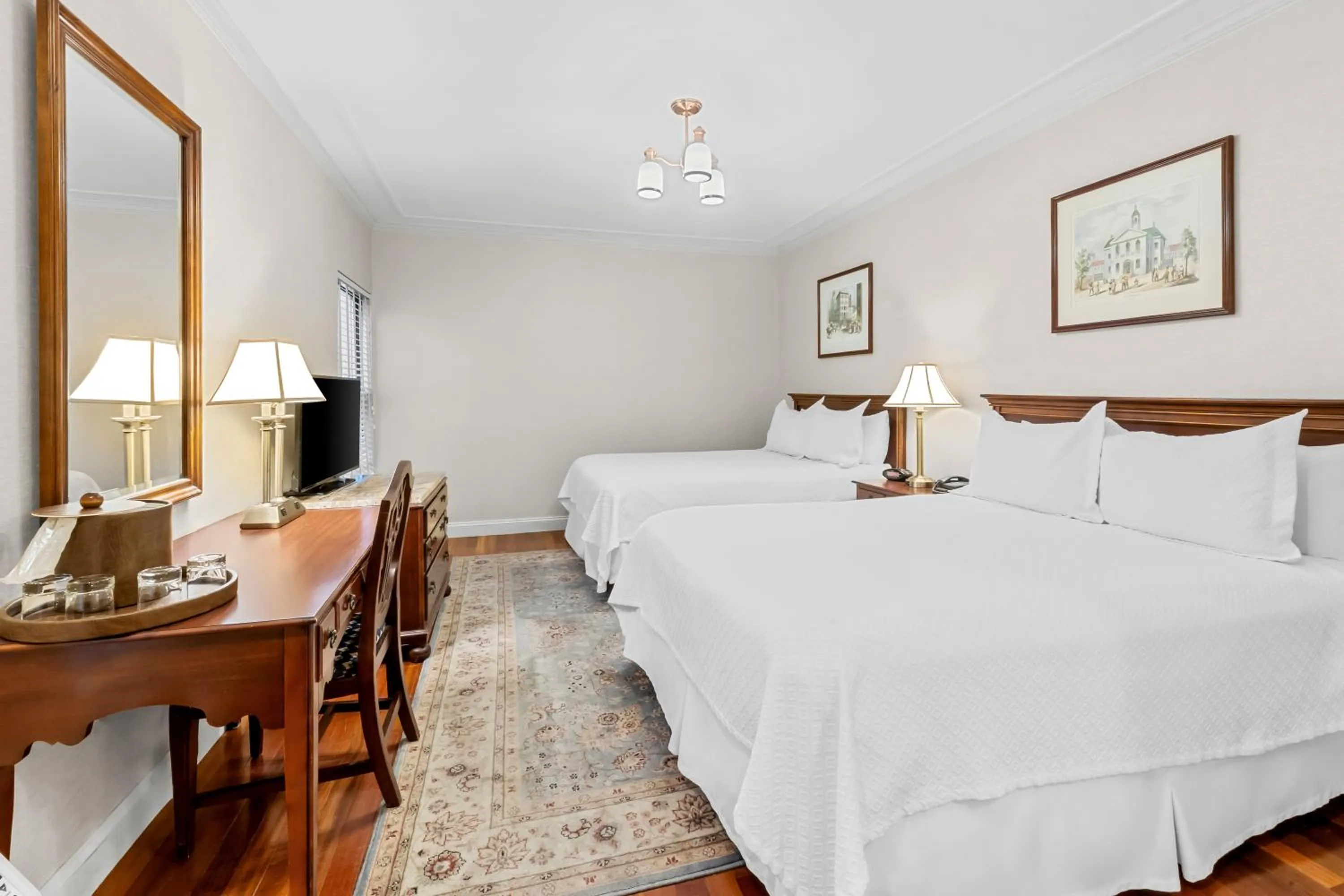 Bed in Penn's View Hotel Philadelphia