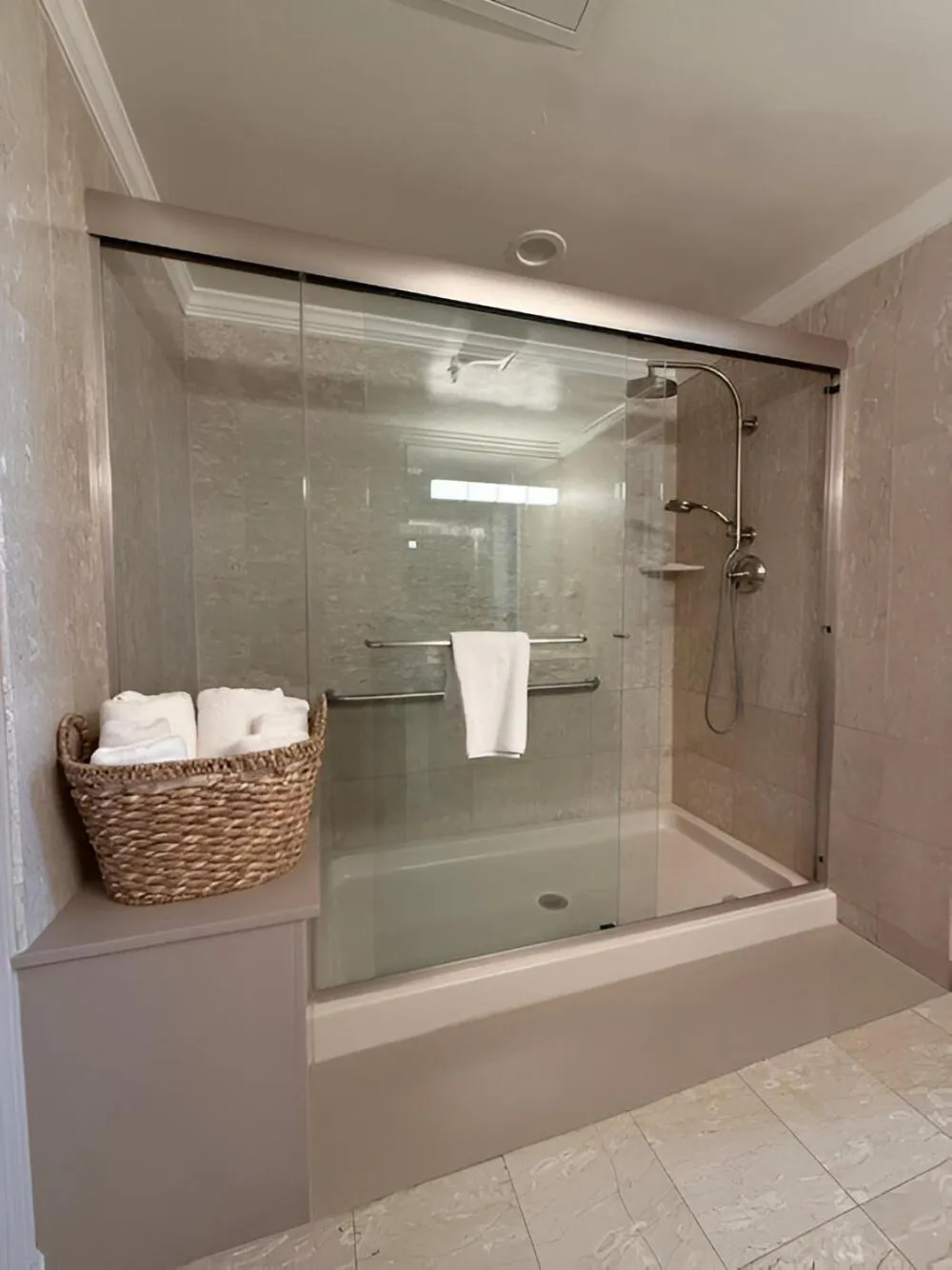 Bathroom in Penn's View Hotel Philadelphia