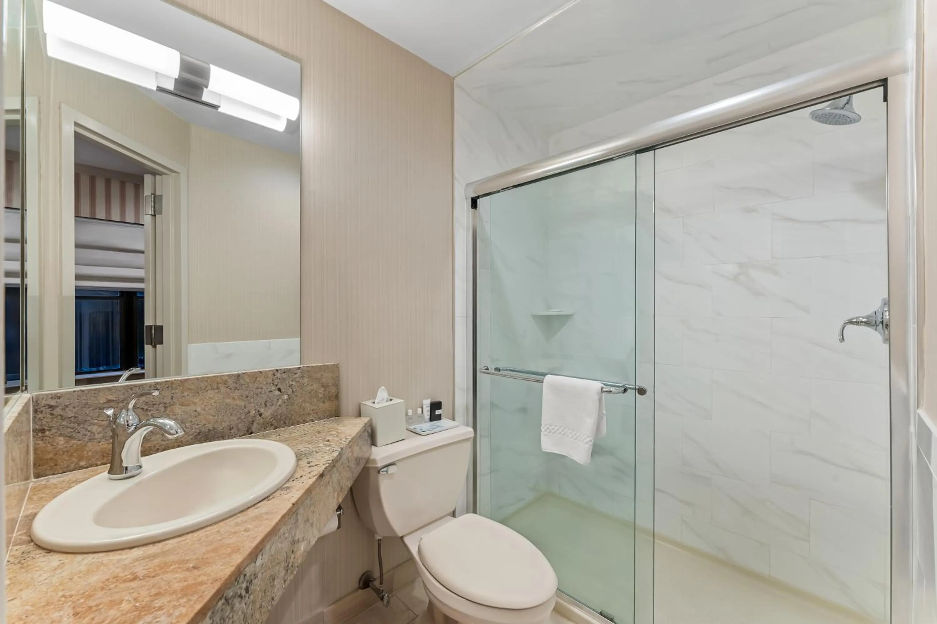 Toilet in Penn's View Hotel Philadelphia