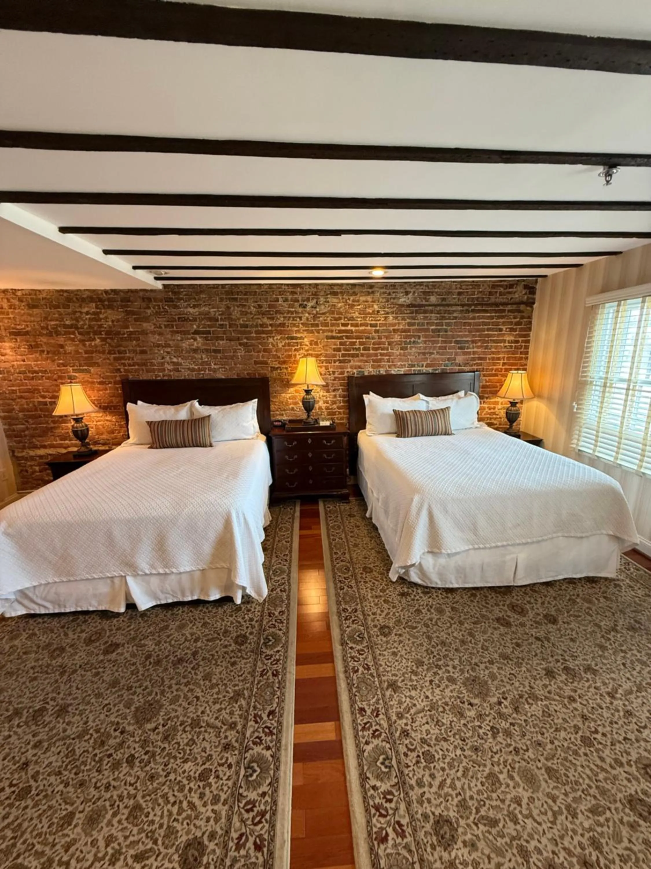 Bed in Penn's View Hotel Philadelphia