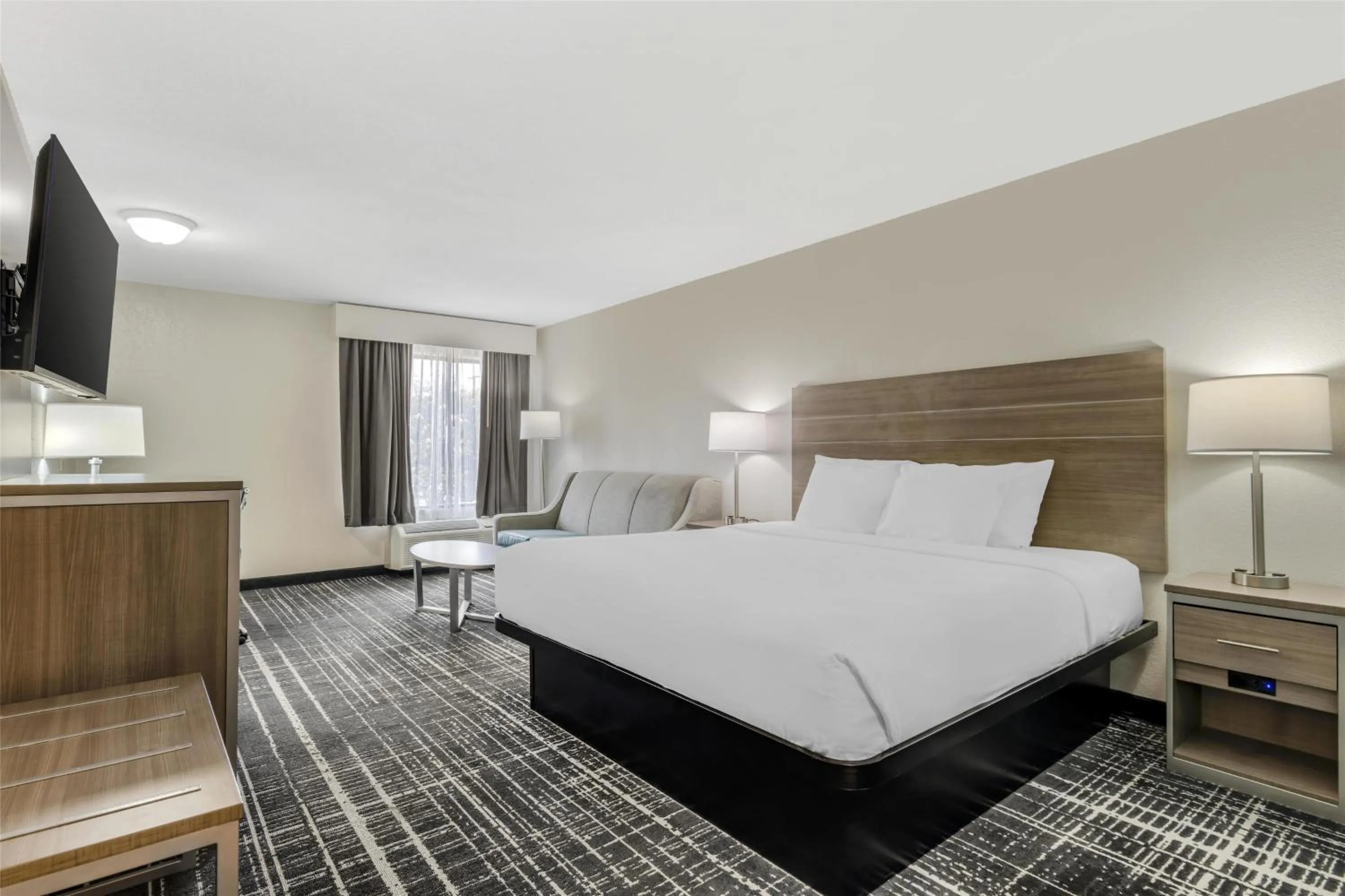 Bedroom, Bed in Best Western Commerce Inn