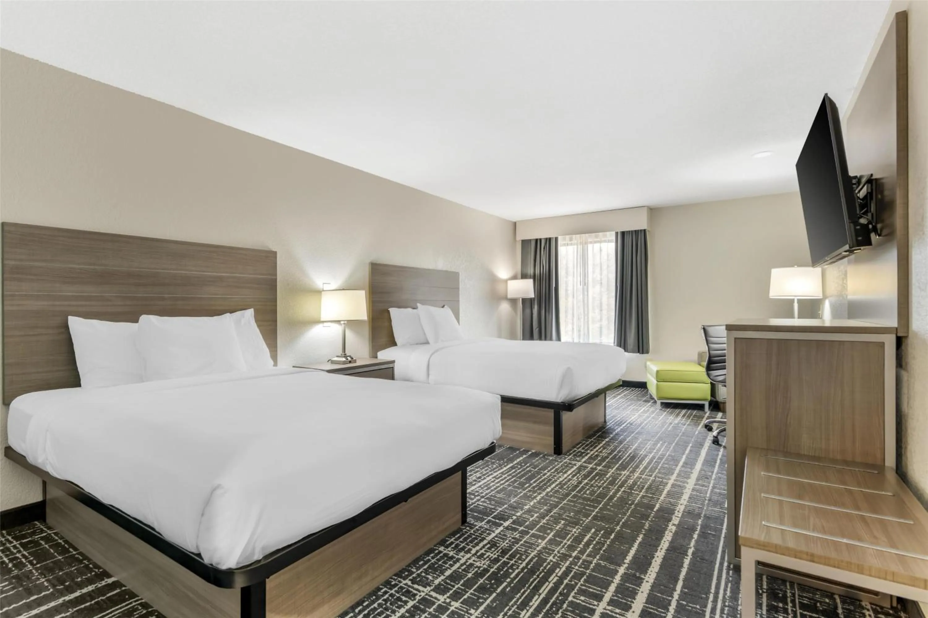 Bedroom, Bed in Best Western Commerce Inn