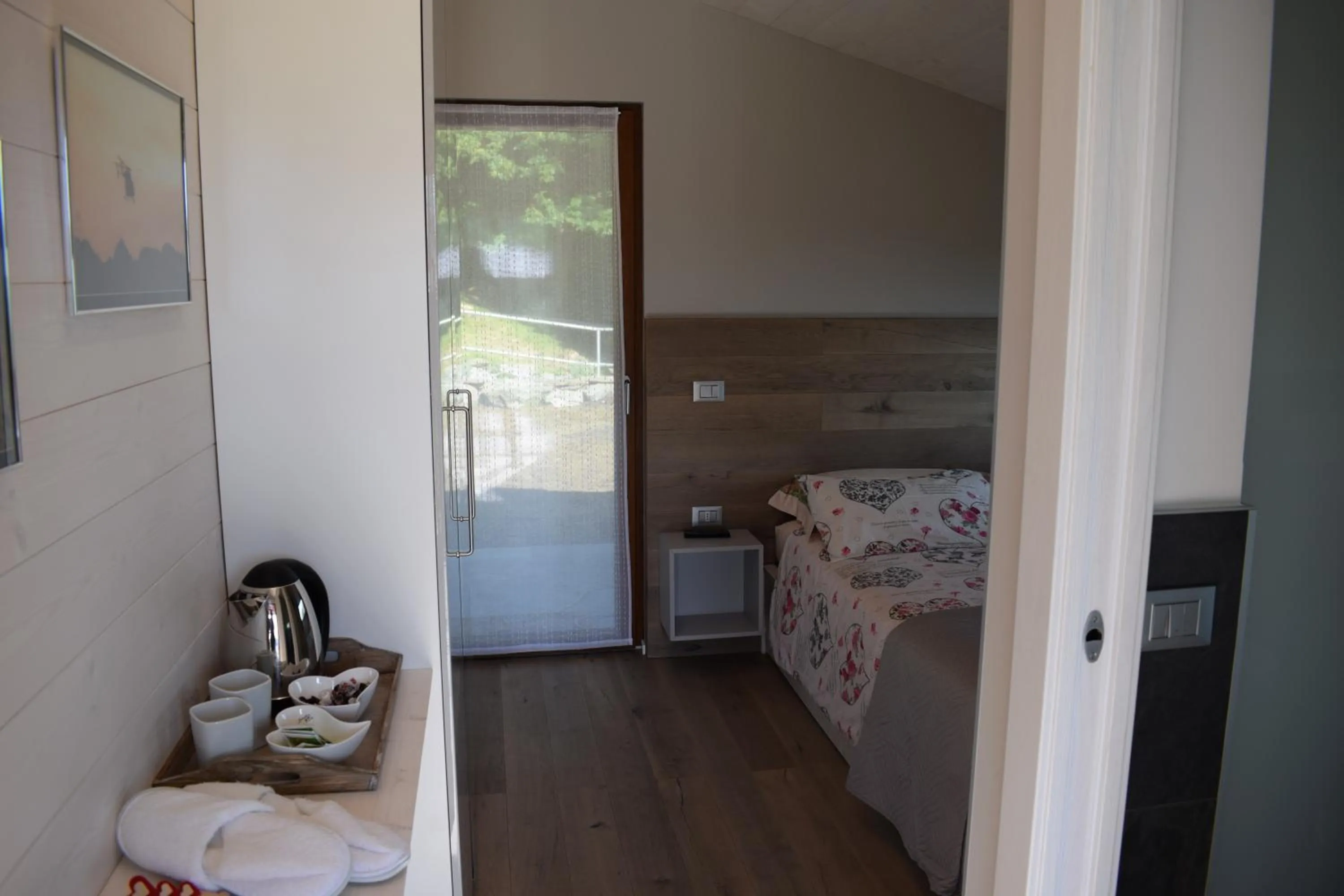 Photo of the whole room, Bed in 2 CUORI E UN B&B