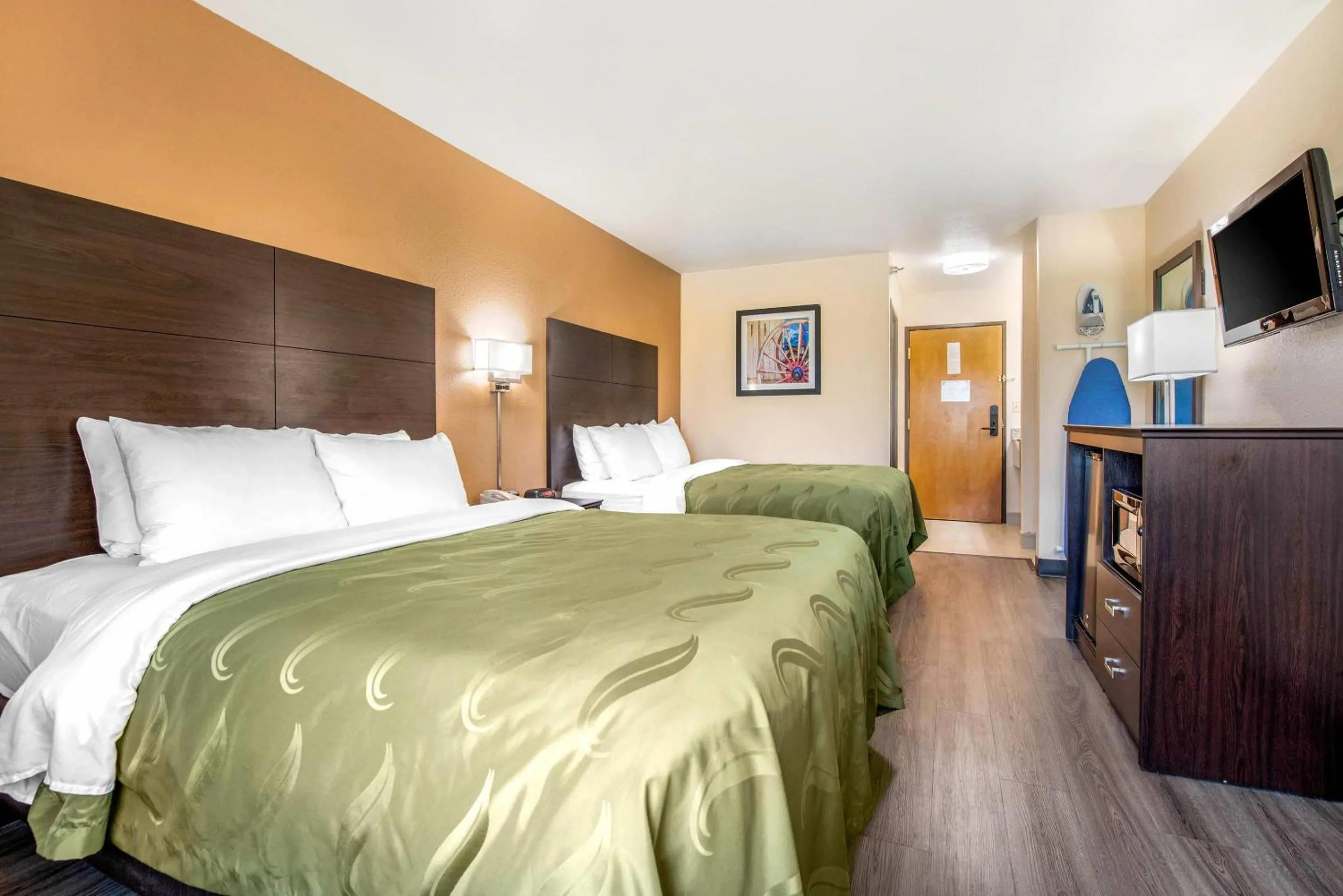 Bedroom, Bed in Quality Inn & Suites Brandenburg - Fort Knox