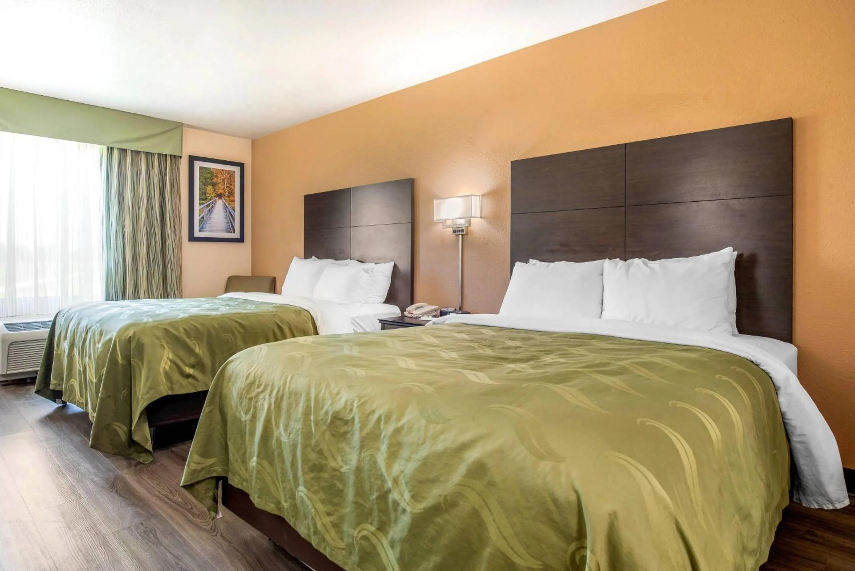 Bedroom, Bed in Quality Inn & Suites Brandenburg - Fort Knox