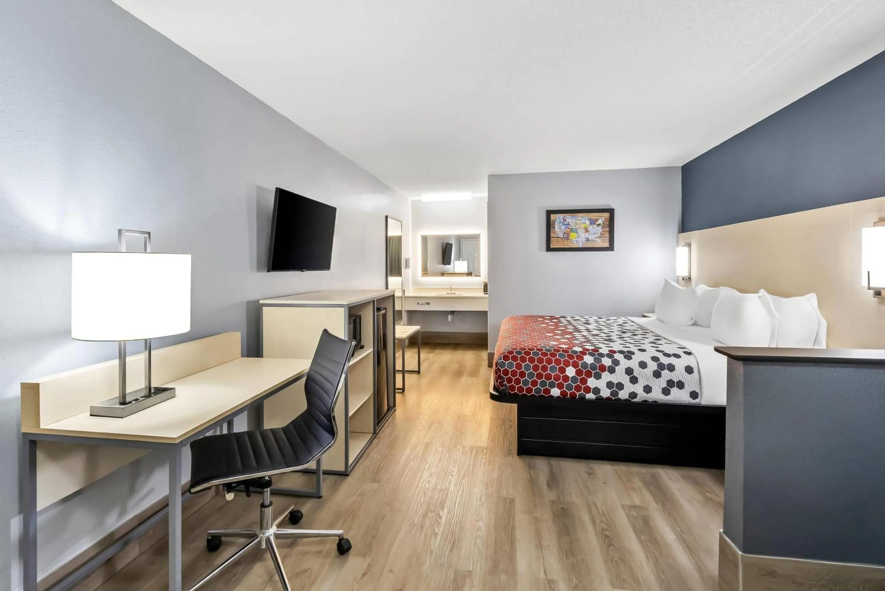 Bedroom, Bed in Econo Lodge Inn & Suites Cayce I-26 Airport