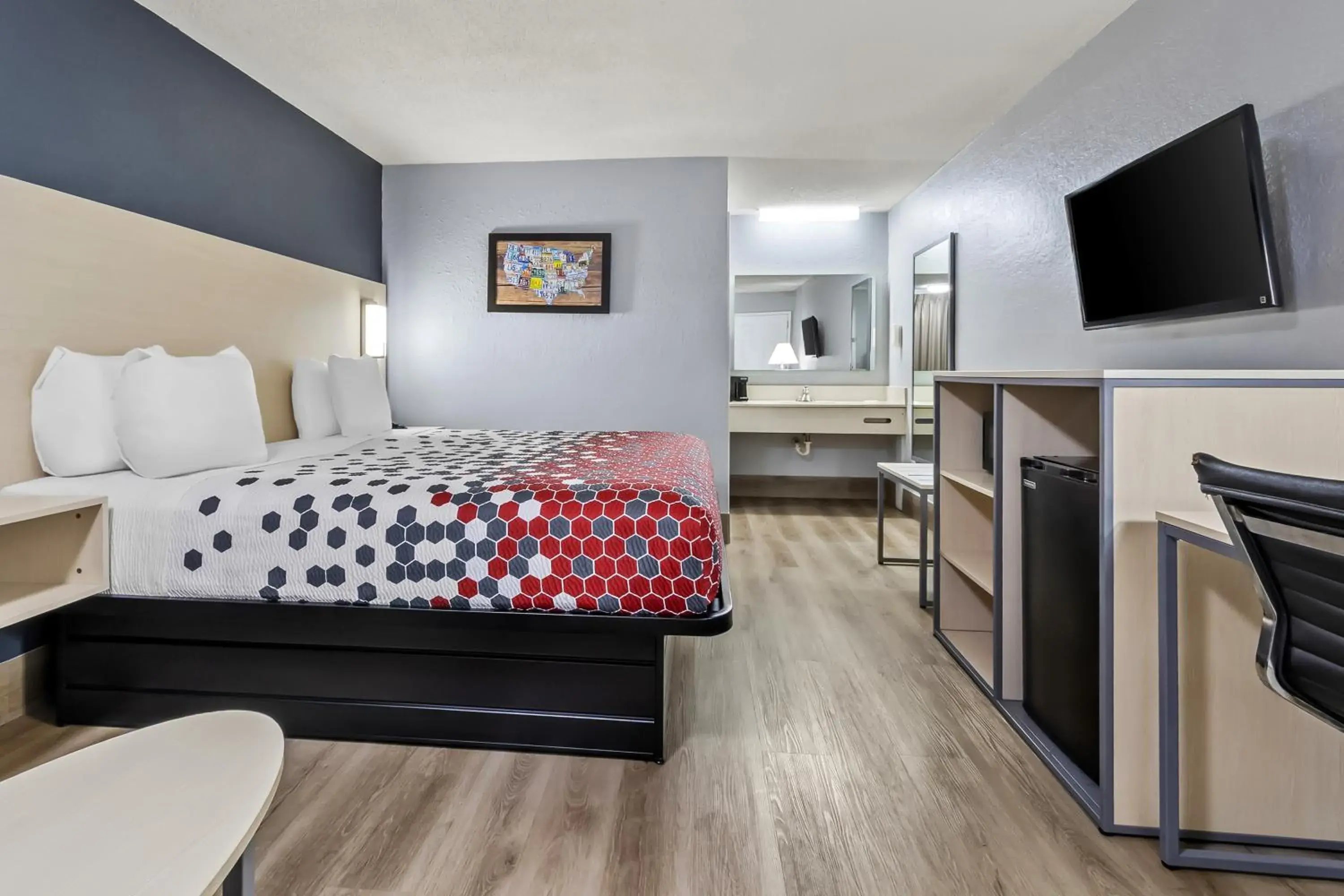 King Suite - Non-Smoking in Econo Lodge Inn & Suites Cayce I-26 Airport King Suite - Non-Smoking in Econo Lodge Inn & Suites Cayce I-26 Airport