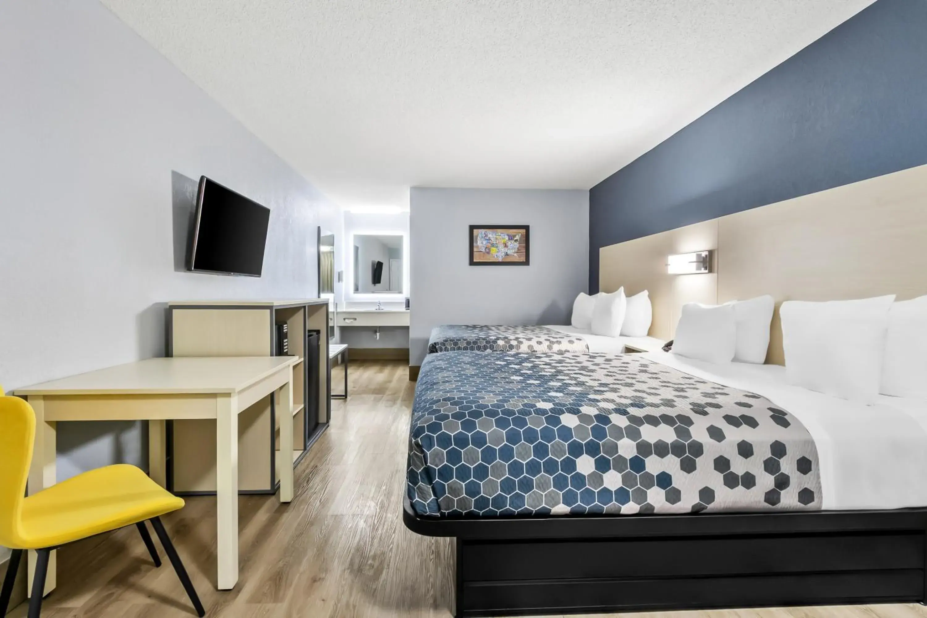 Standard Queen Room with Two Queen Beds- Non Smoking in Econo Lodge Inn & Suites Cayce I-26 Airport Standard Queen Room with Two Queen Beds- Non Smoking in Econo Lodge Inn & Suites Cayce I-26 Airport