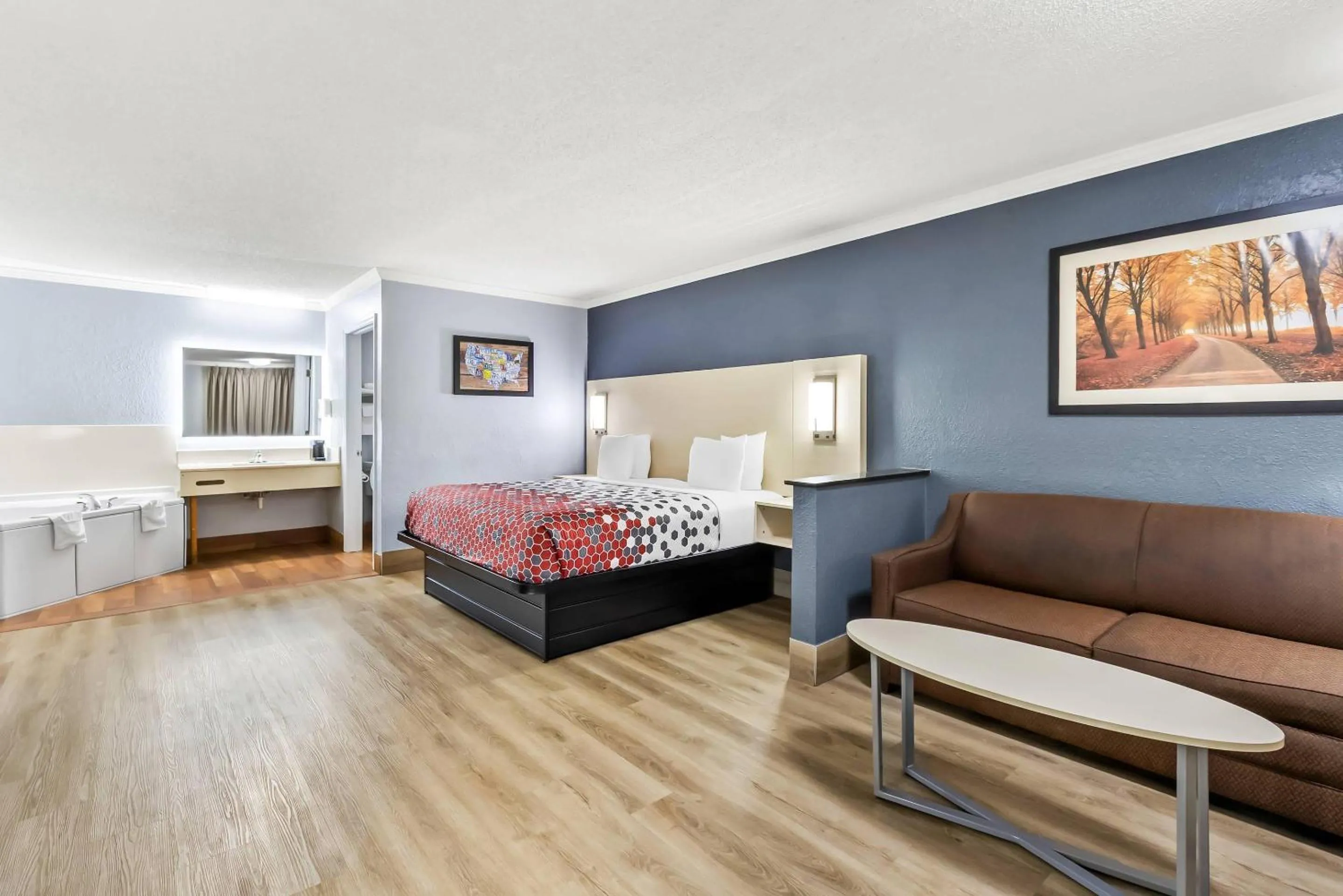 Bedroom, Bed in Econo Lodge Inn & Suites Cayce I-26 Airport