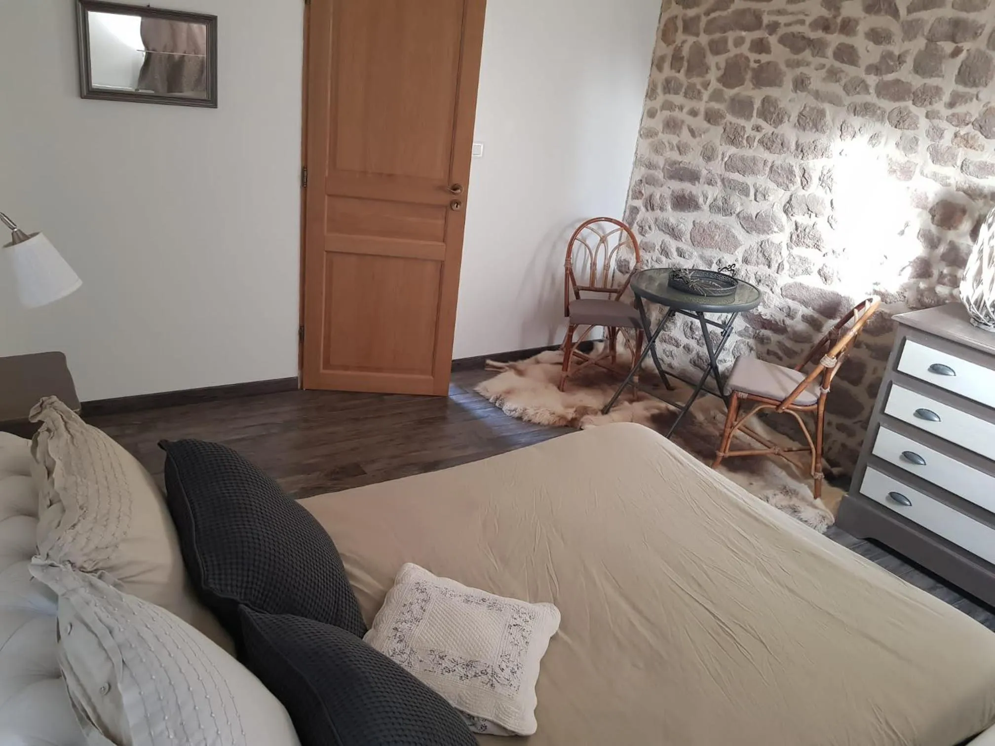 Night in Domaine Des Tours Vauquelin