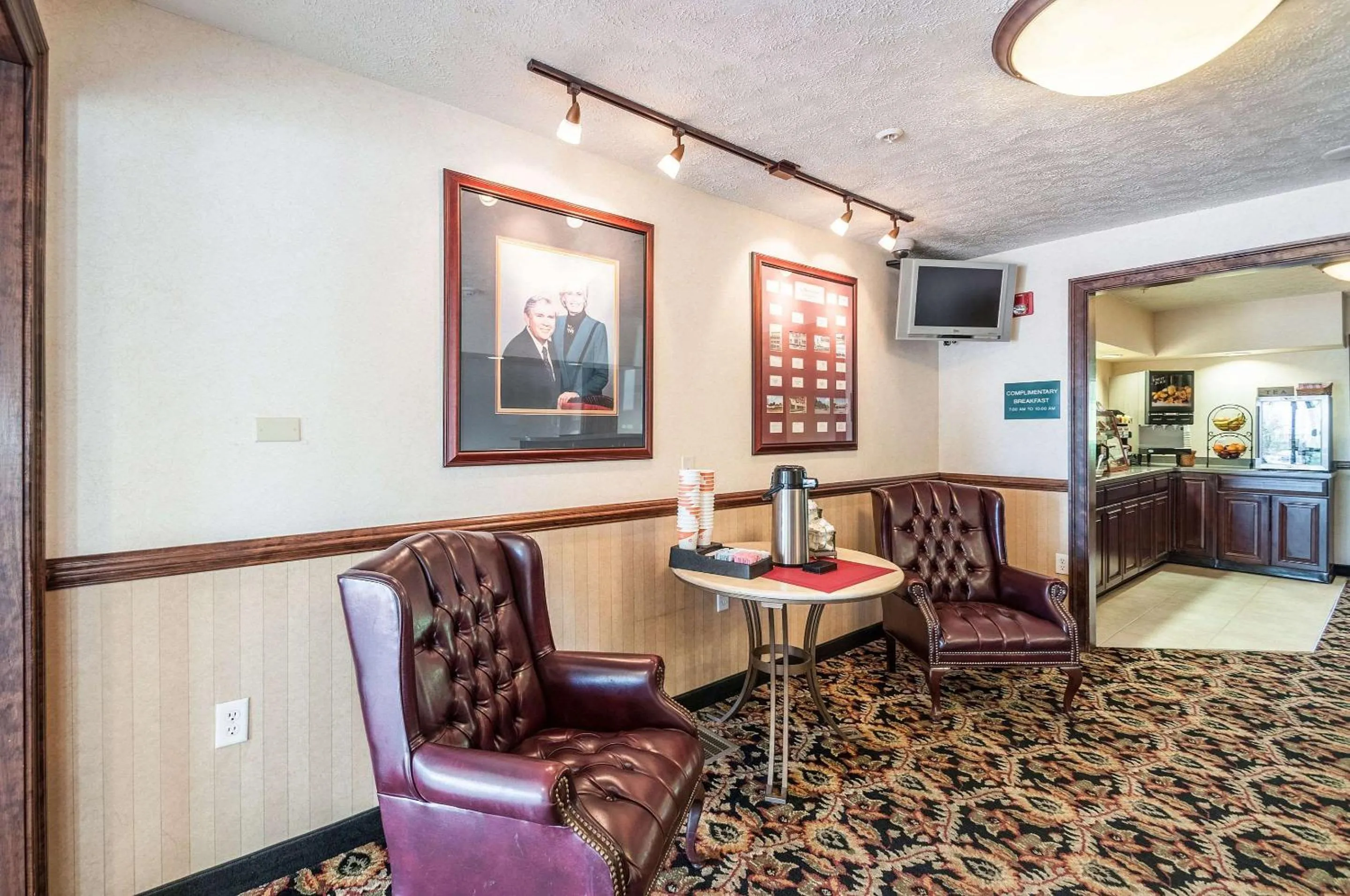 Lobby or reception in Rodeway Inn & Suites Charles Town