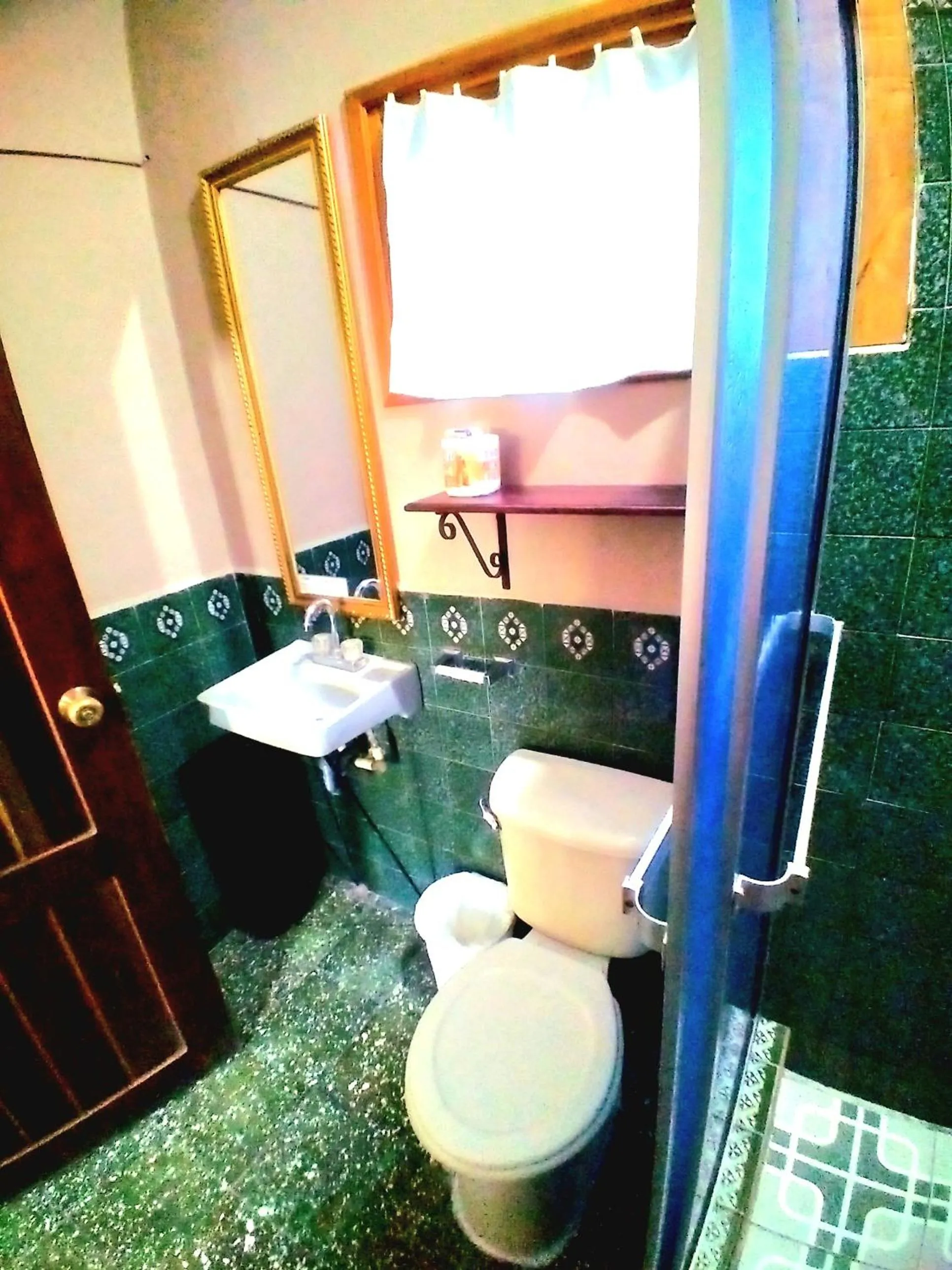 Shower in Hotel Rosalila